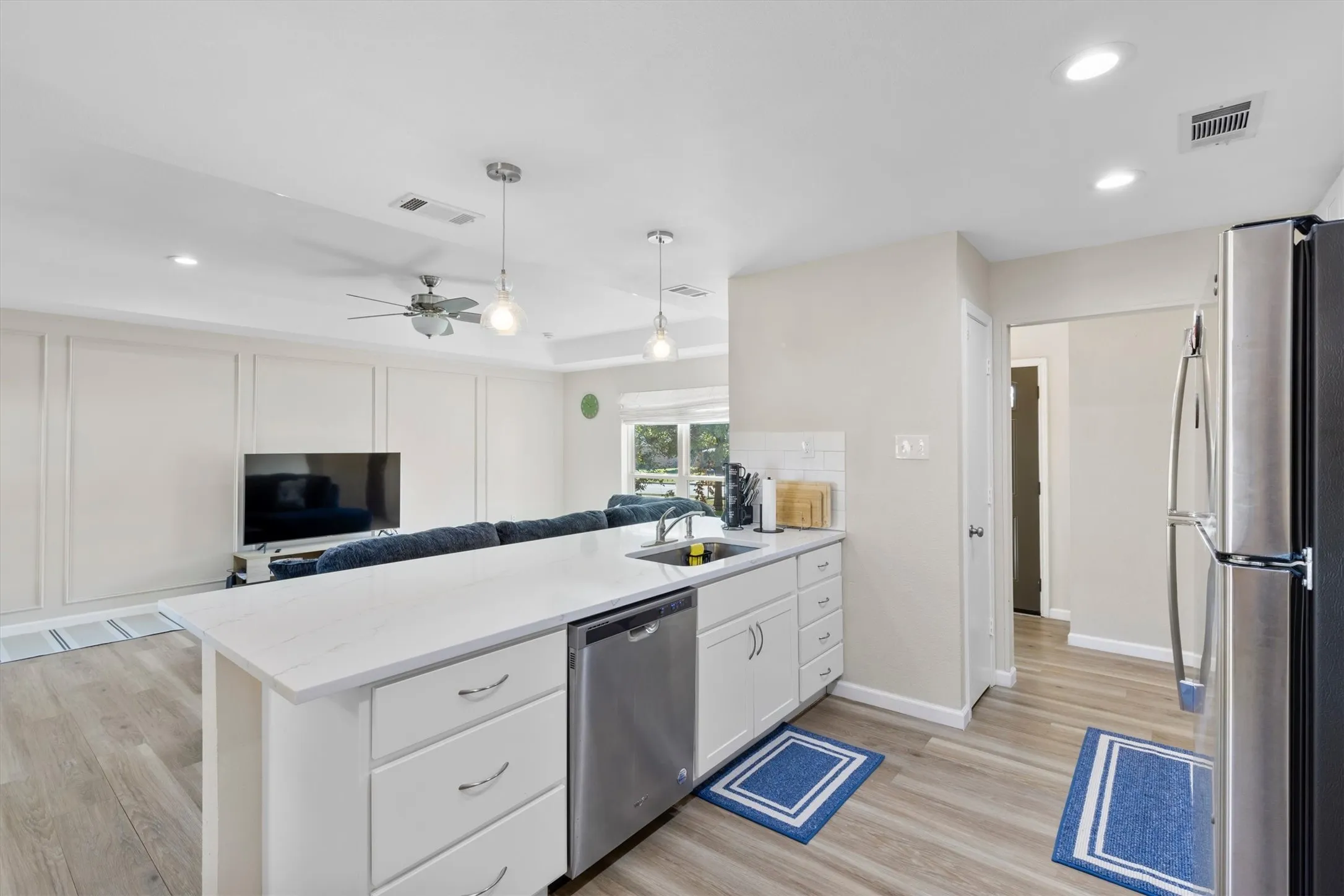 Single Family Residence For Rent in Collin County , 2101 Covered Wagon Drive, Plano, Texas 75074, 3 Bedroom, 2 Bathroom, 2 Garage spaces, 1,474 Sqft, built in 1984, mls#21406524, Real Estate Agent in Plano, Homes For Rent in Collin county, Homes For Rent in Plano, Realtor in Plano Texas, Real Estate Brokerage Independent Realty Texas, Luminita Cordes Realtor