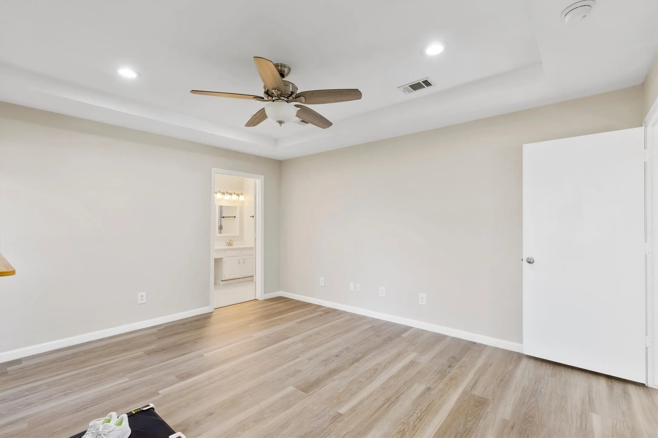 Single Family Residence For Rent in Collin County , 2101 Covered Wagon Drive, Plano, Texas 75074, 3 Bedroom, 2 Bathroom, 2 Garage spaces, 1,474 Sqft, built in 1984, mls#21406524, Real Estate Agent in Plano, Homes For Rent in Collin county, Homes For Rent in Plano, Realtor in Plano Texas, Real Estate Brokerage Independent Realty Texas, Luminita Cordes Realtor