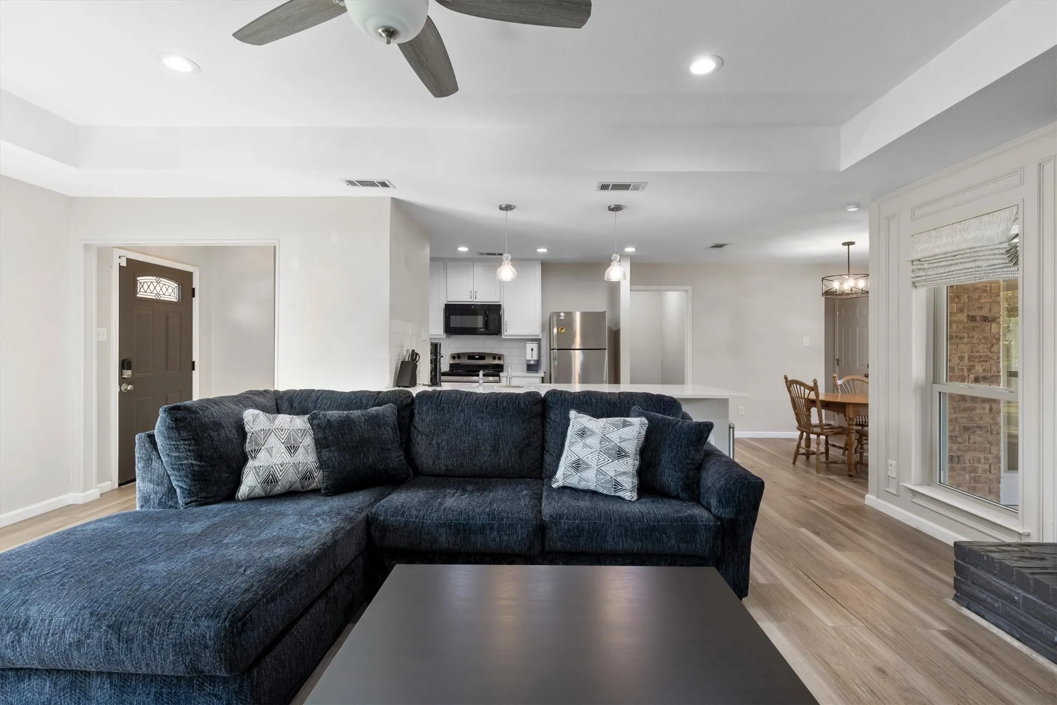 Single Family Residence For Rent in Collin County , 2101 Covered Wagon Drive, Plano, Texas 75074, 3 Bedroom, 2 Bathroom, 2 Garage spaces, 1,474 Sqft, built in 1984, mls#21406524, Real Estate Agent in Plano, Homes For Rent in Collin county, Homes For Rent in Plano, Realtor in Plano Texas, Real Estate Brokerage Independent Realty Texas, Luminita Cordes Realtor