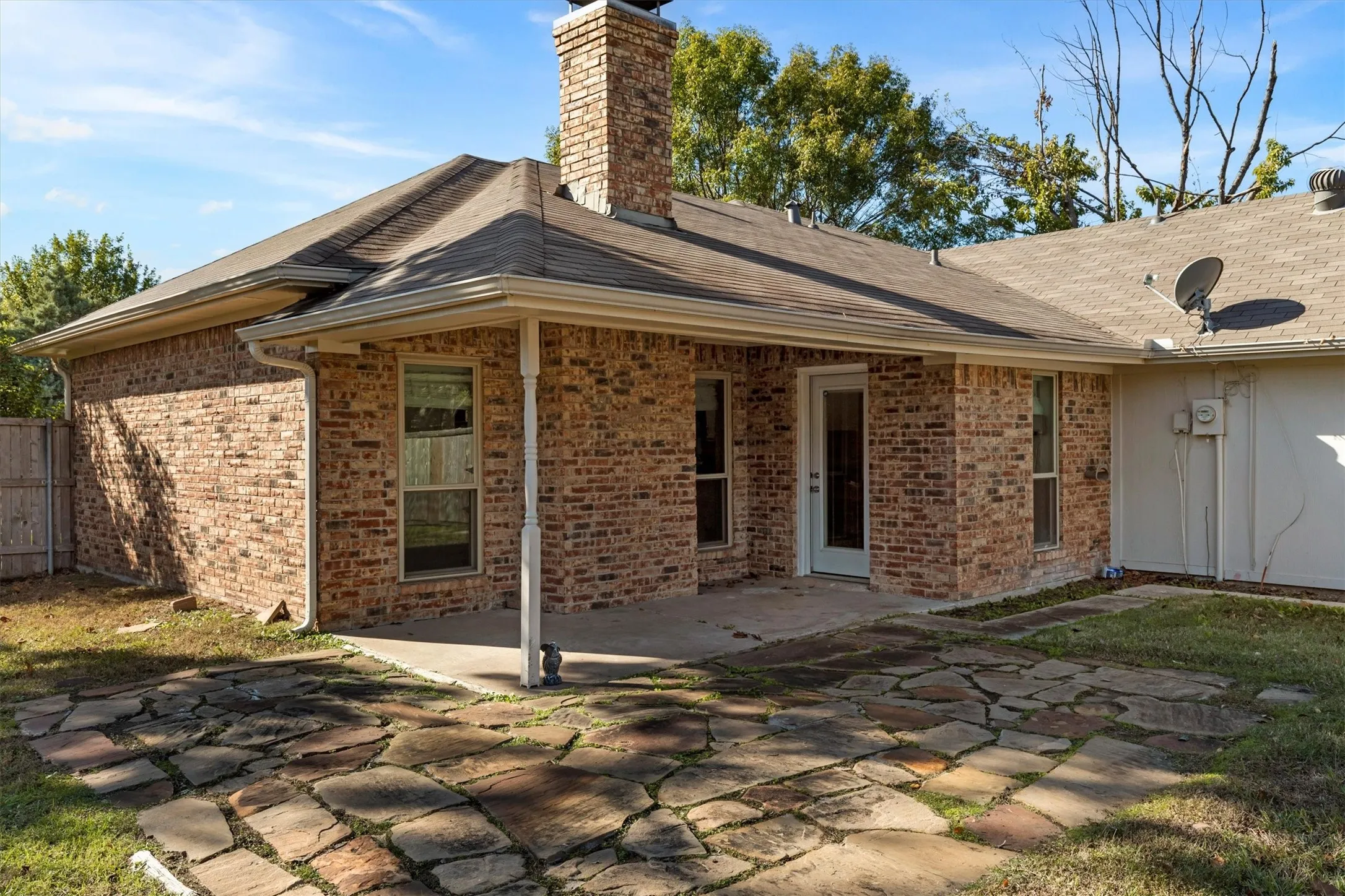 Single Family Residence For Rent in Collin County , 2101 Covered Wagon Drive, Plano, Texas 75074, 3 Bedroom, 2 Bathroom, 2 Garage spaces, 1,474 Sqft, built in 1984, mls#21406524, Real Estate Agent in Plano, Homes For Rent in Collin county, Homes For Rent in Plano, Realtor in Plano Texas, Real Estate Brokerage Independent Realty Texas, Luminita Cordes Realtor