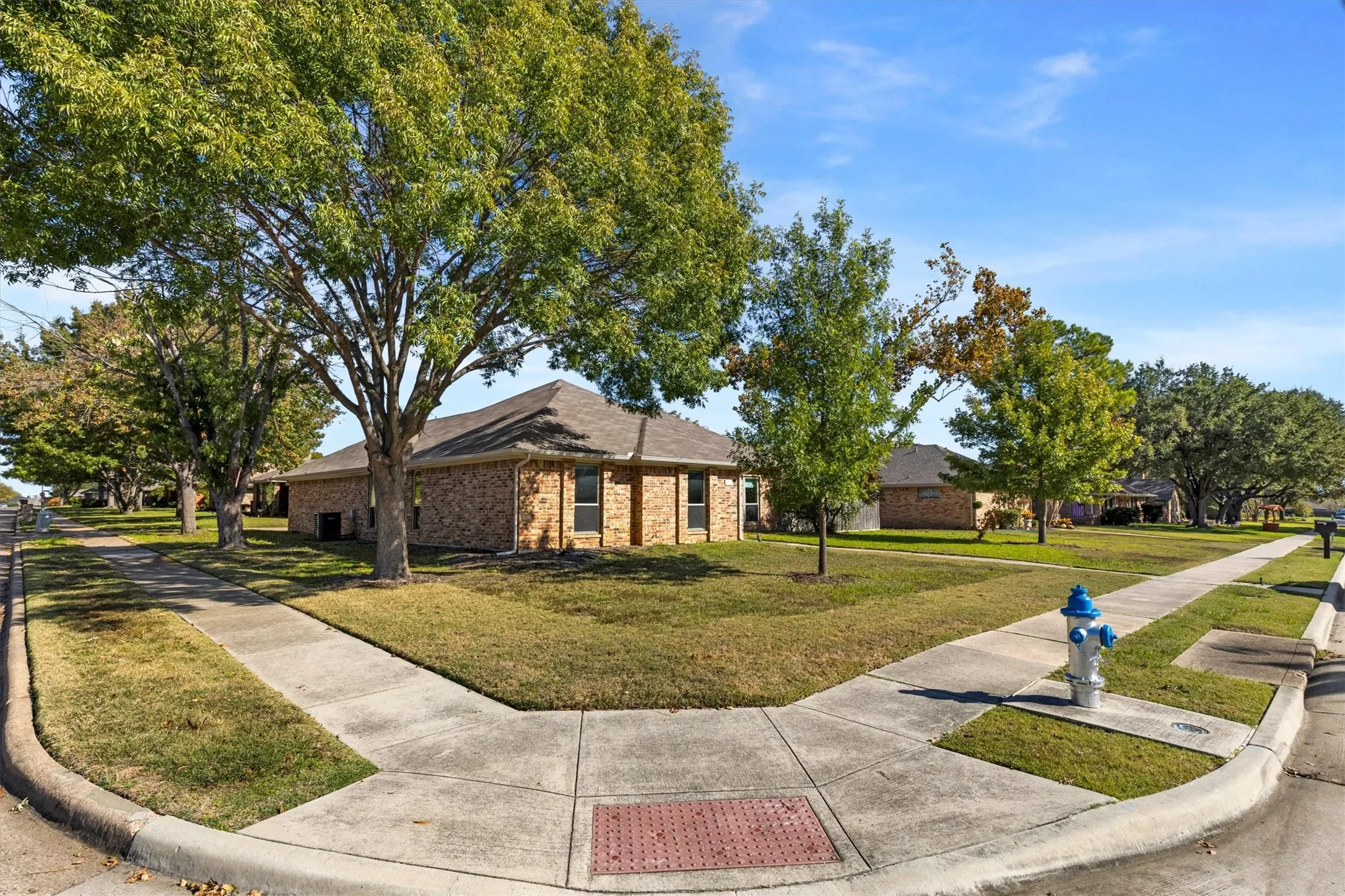 Single Family Residence For Rent in Collin County , 2101 Covered Wagon Drive, Plano, Texas 75074, 3 Bedroom, 2 Bathroom, 2 Garage spaces, 1,474 Sqft, built in 1984, mls#21406524, Real Estate Agent in Plano, Homes For Rent in Collin county, Homes For Rent in Plano, Realtor in Plano Texas, Real Estate Brokerage Independent Realty Texas, Luminita Cordes Realtor