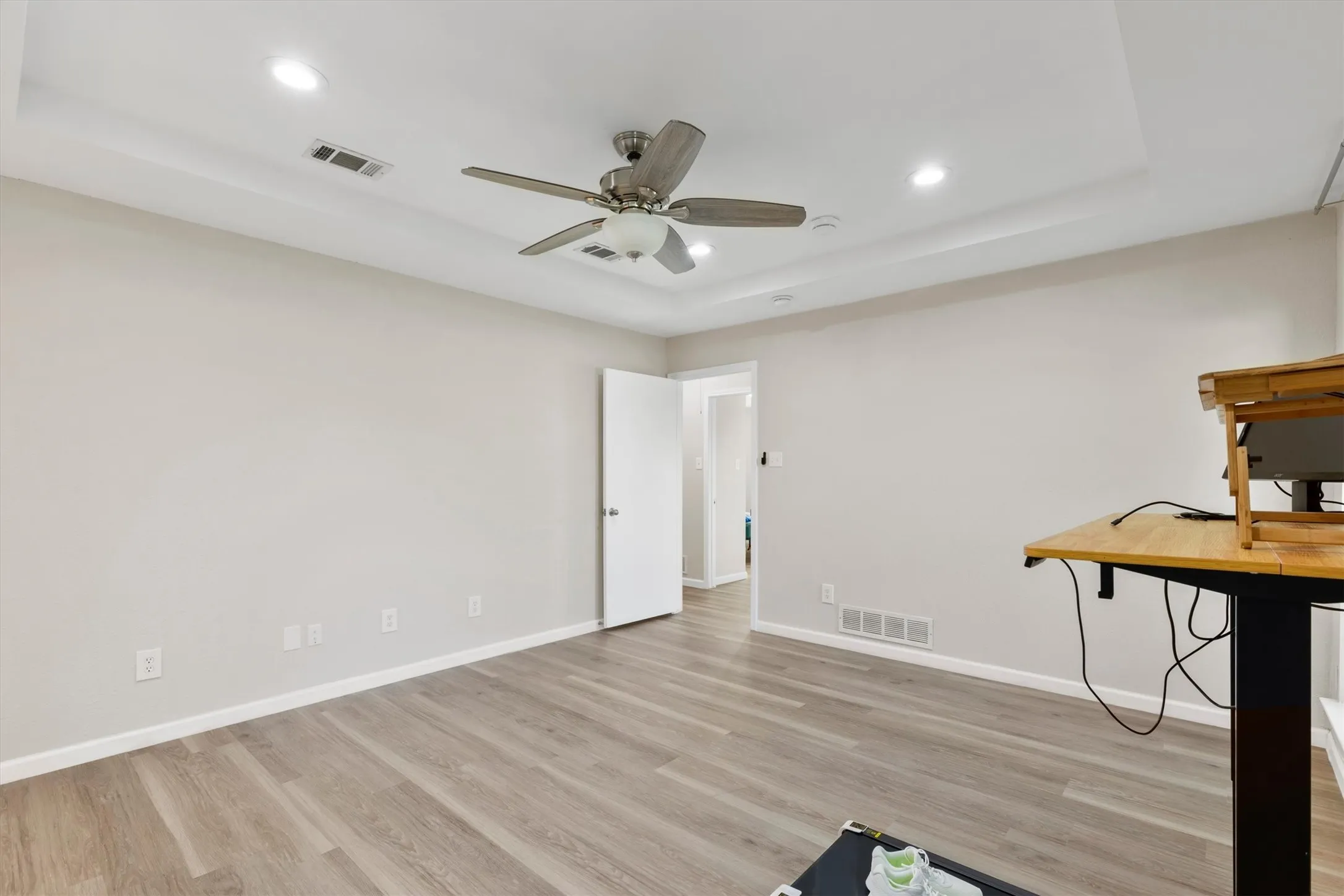 Single Family Residence For Rent in Collin County , 2101 Covered Wagon Drive, Plano, Texas 75074, 3 Bedroom, 2 Bathroom, 2 Garage spaces, 1,474 Sqft, built in 1984, mls#21406524, Real Estate Agent in Plano, Homes For Rent in Collin county, Homes For Rent in Plano, Realtor in Plano Texas, Real Estate Brokerage Independent Realty Texas, Luminita Cordes Realtor