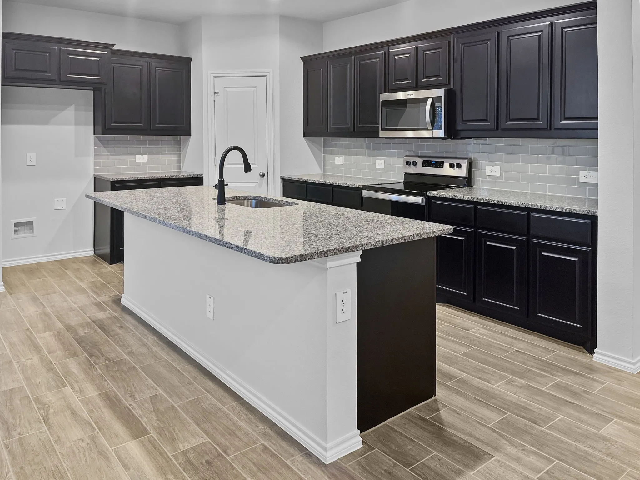 Single Family Residence For Rent in Collin County , 1817 Winecup Drive, Melissa, Texas 75454, 5 Bedroom, 3 Bathroom, 2 Garage spaces, 2,440 Sqft, built in 2023, mls#21403788, Real Estate Agent in Melissa, Homes For Rent in Collin county, Homes For Rent in Melissa, Realtor in Melissa Texas, Real Estate Brokerage Independent Realty Texas, Luminita Cordes Realtor
