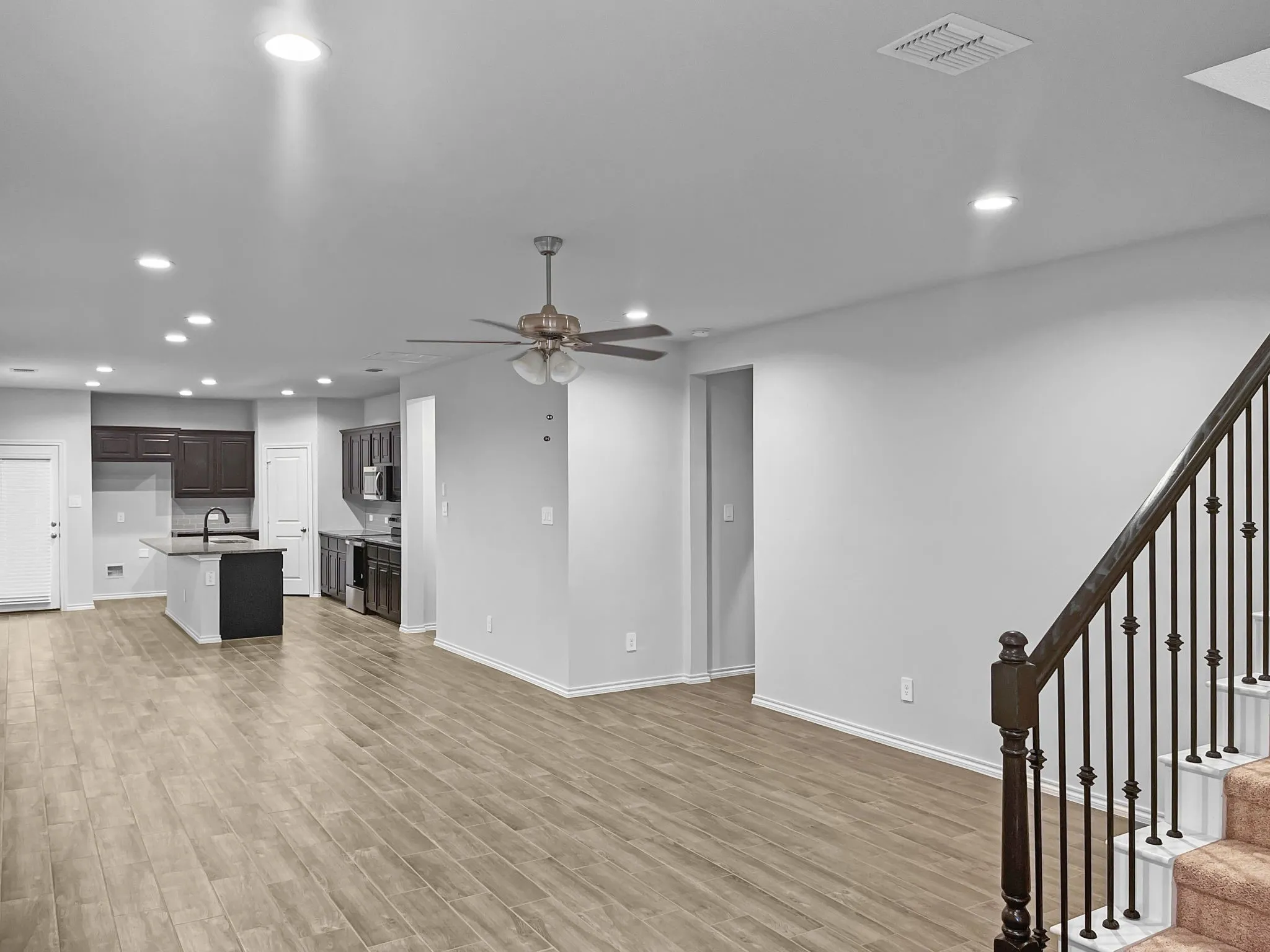 Single Family Residence For Rent in Collin County , 1817 Winecup Drive, Melissa, Texas 75454, 5 Bedroom, 3 Bathroom, 2 Garage spaces, 2,440 Sqft, built in 2023, mls#21403788, Real Estate Agent in Melissa, Homes For Rent in Collin county, Homes For Rent in Melissa, Realtor in Melissa Texas, Real Estate Brokerage Independent Realty Texas, Luminita Cordes Realtor