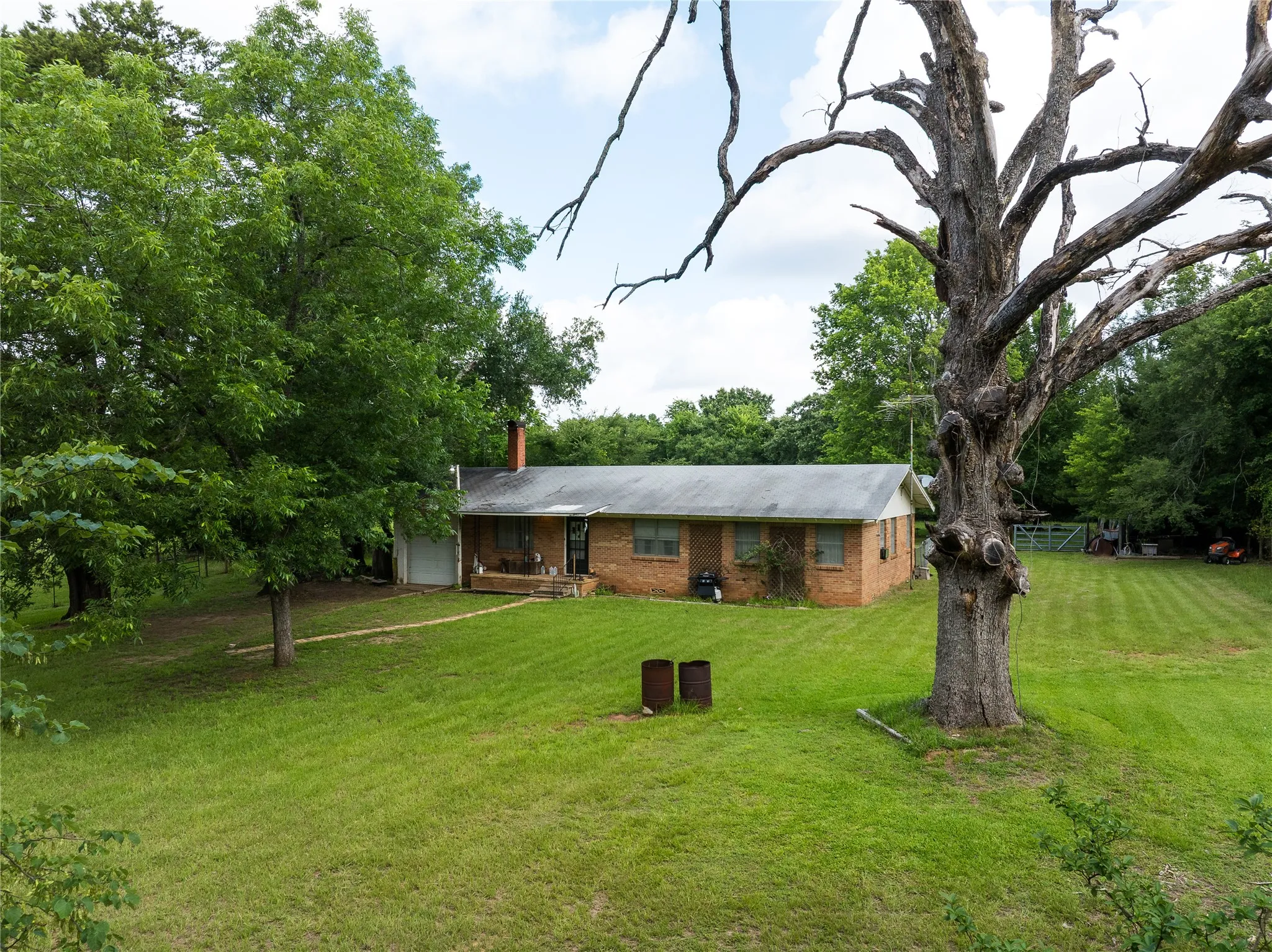 Improved Land For Sale in Anderson County , 519 An County Rd 450, Palestine, Texas 75803, 0, 0, Garage spaces, 0 Sqft, built in 1962, mls#21406968, Real Estate Agent in Palestine, Homes For Sale in Anderson county, Homes For Sale in Palestine, Realtor in Palestine Texas, Real Estate Brokerage Independent Realty Texas, Luminita Cordes Realtor