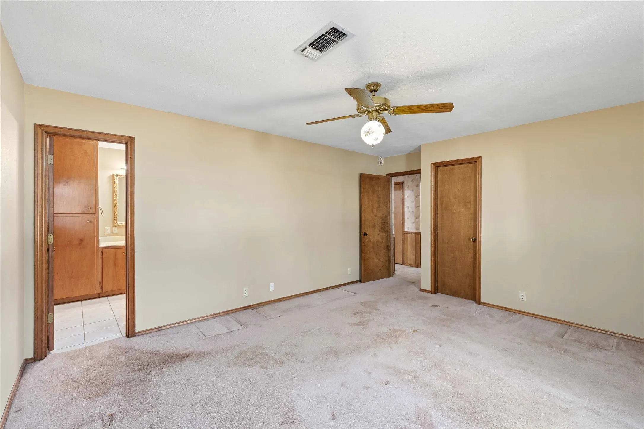 Single Family Residence For Sale in Brown County , 4306 FM 3021, Brownwood, Texas 76801, 5 Bedroom, 3 Bathroom, 2 Garage spaces, 2,549 Sqft, built in 1992, mls#21404785, Real Estate Agent in Brownwood, Homes For Sale in Brown county, Homes For Sale in Brownwood, Realtor in Brownwood Texas, Real Estate Brokerage Independent Realty Texas, Luminita Cordes Realtor