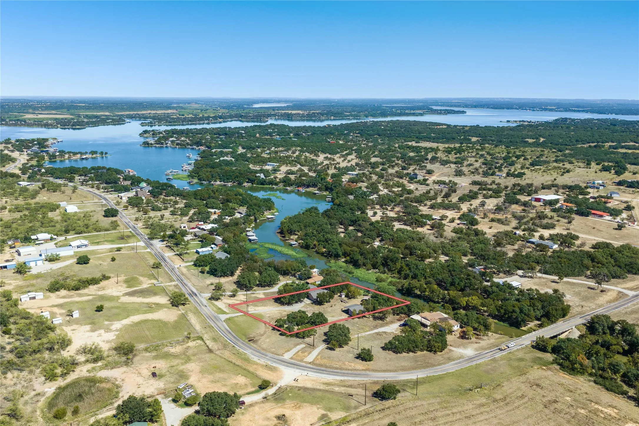 Single Family Residence For Sale in Brown County , 4306 FM 3021, Brownwood, Texas 76801, 5 Bedroom, 3 Bathroom, 2 Garage spaces, 2,549 Sqft, built in 1992, mls#21404785, Real Estate Agent in Brownwood, Homes For Sale in Brown county, Homes For Sale in Brownwood, Realtor in Brownwood Texas, Real Estate Brokerage Independent Realty Texas, Luminita Cordes Realtor