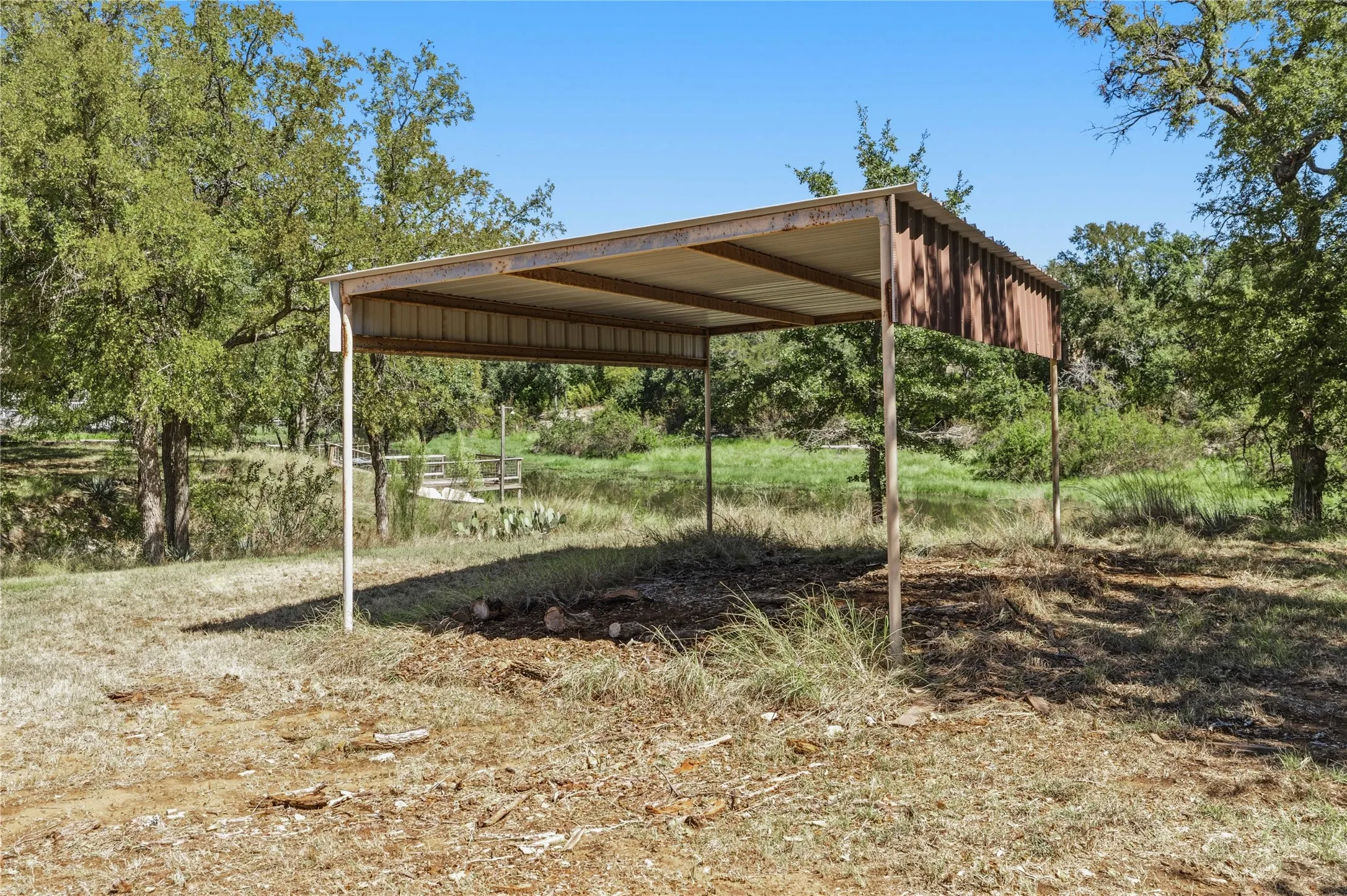 Single Family Residence For Sale in Brown County , 4306 FM 3021, Brownwood, Texas 76801, 5 Bedroom, 3 Bathroom, 2 Garage spaces, 2,549 Sqft, built in 1992, mls#21404785, Real Estate Agent in Brownwood, Homes For Sale in Brown county, Homes For Sale in Brownwood, Realtor in Brownwood Texas, Real Estate Brokerage Independent Realty Texas, Luminita Cordes Realtor