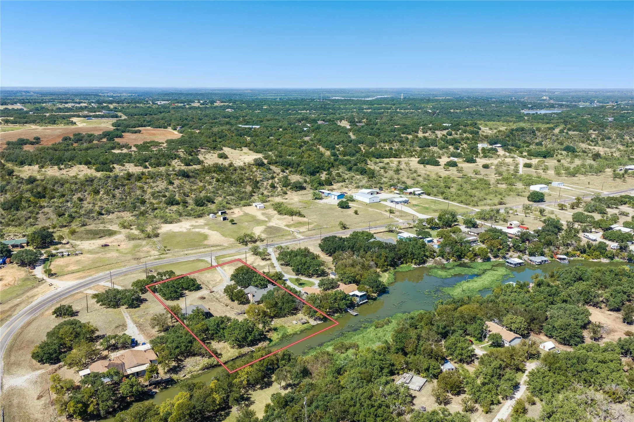 Single Family Residence For Sale in Brown County , 4306 FM 3021, Brownwood, Texas 76801, 5 Bedroom, 3 Bathroom, 2 Garage spaces, 2,549 Sqft, built in 1992, mls#21404785, Real Estate Agent in Brownwood, Homes For Sale in Brown county, Homes For Sale in Brownwood, Realtor in Brownwood Texas, Real Estate Brokerage Independent Realty Texas, Luminita Cordes Realtor