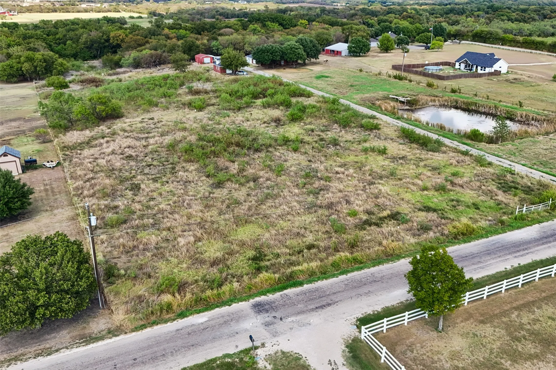 Farm For Sale in Johnson County , 14529 County Road 511, Venus, Texas 76084, 3 Bedroom, 3 Bathroom, 2 Garage spaces, 2,760 Sqft, built in 1996, mls#21406047, Real Estate Agent in Venus, Homes For Sale in Johnson county, Homes For Sale in Venus, Realtor in Venus Texas, Real Estate Brokerage Independent Realty Texas, Luminita Cordes Realtor