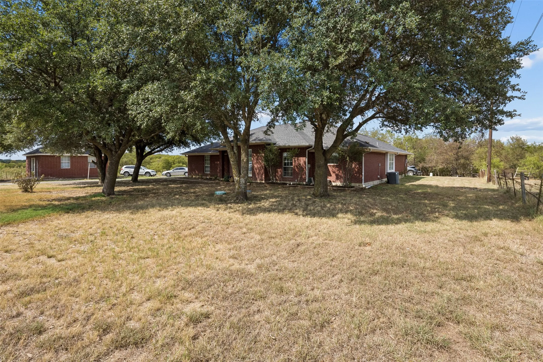 Farm For Sale in Johnson County , 14529 County Road 511, Venus, Texas 76084, 3 Bedroom, 3 Bathroom, 2 Garage spaces, 2,760 Sqft, built in 1996, mls#21406047, Real Estate Agent in Venus, Homes For Sale in Johnson county, Homes For Sale in Venus, Realtor in Venus Texas, Real Estate Brokerage Independent Realty Texas, Luminita Cordes Realtor