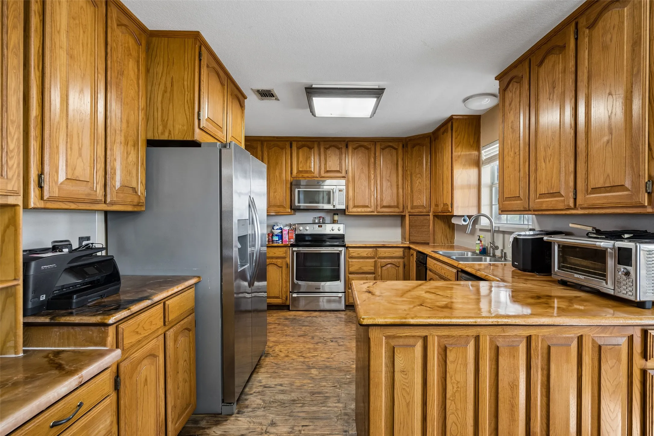 Farm For Sale in Johnson County , 14529 County Road 511, Venus, Texas 76084, 3 Bedroom, 3 Bathroom, 2 Garage spaces, 2,760 Sqft, built in 1996, mls#21406047, Real Estate Agent in Venus, Homes For Sale in Johnson county, Homes For Sale in Venus, Realtor in Venus Texas, Real Estate Brokerage Independent Realty Texas, Luminita Cordes Realtor