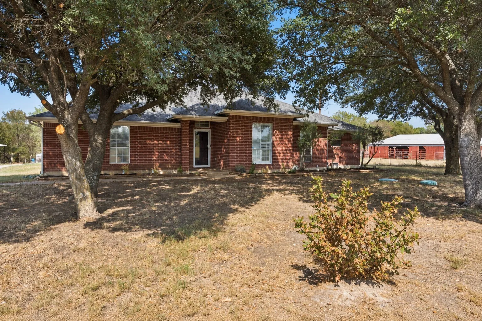 Farm For Sale in Johnson County , 14529 County Road 511, Venus, Texas 76084, 3 Bedroom, 3 Bathroom, 2 Garage spaces, 2,760 Sqft, built in 1996, mls#21406047, Real Estate Agent in Venus, Homes For Sale in Johnson county, Homes For Sale in Venus, Realtor in Venus Texas, Real Estate Brokerage Independent Realty Texas, Luminita Cordes Realtor