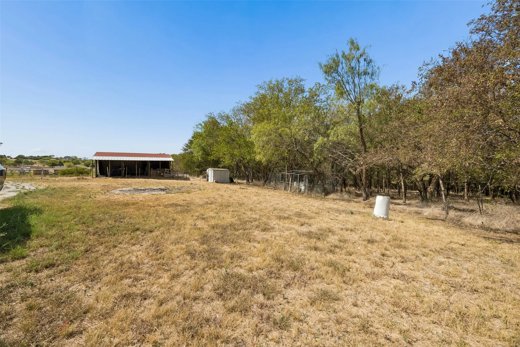 Farm For Sale in Johnson County , 14529 County Road 511, Venus, Texas 76084, 3 Bedroom, 3 Bathroom, 2 Garage spaces, 2,760 Sqft, built in 1996, mls#21406047, Real Estate Agent in Venus, Homes For Sale in Johnson county, Homes For Sale in Venus, Realtor in Venus Texas, Real Estate Brokerage Independent Realty Texas, Luminita Cordes Realtor