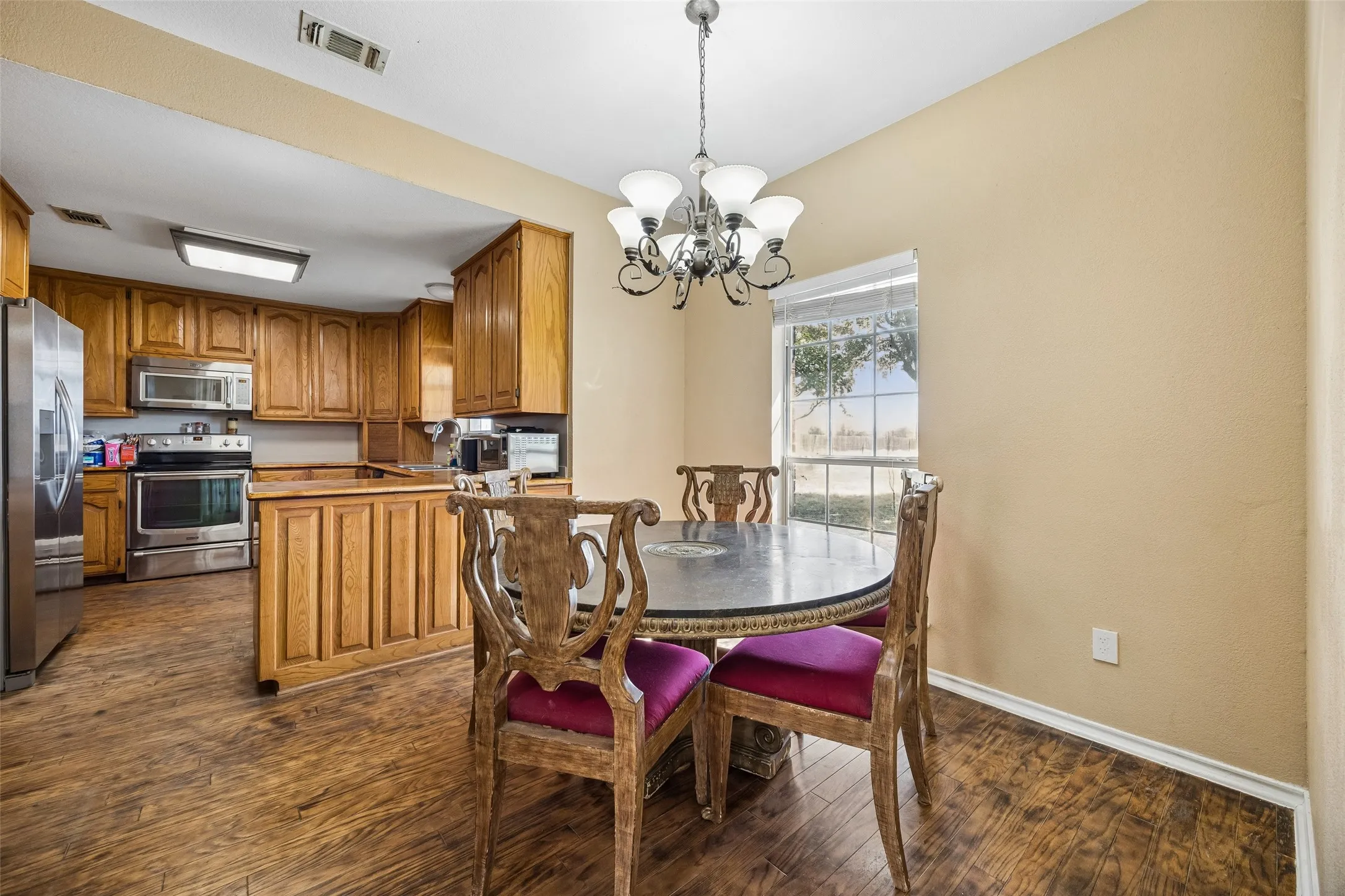 Farm For Sale in Johnson County , 14529 County Road 511, Venus, Texas 76084, 3 Bedroom, 3 Bathroom, 2 Garage spaces, 2,760 Sqft, built in 1996, mls#21406047, Real Estate Agent in Venus, Homes For Sale in Johnson county, Homes For Sale in Venus, Realtor in Venus Texas, Real Estate Brokerage Independent Realty Texas, Luminita Cordes Realtor