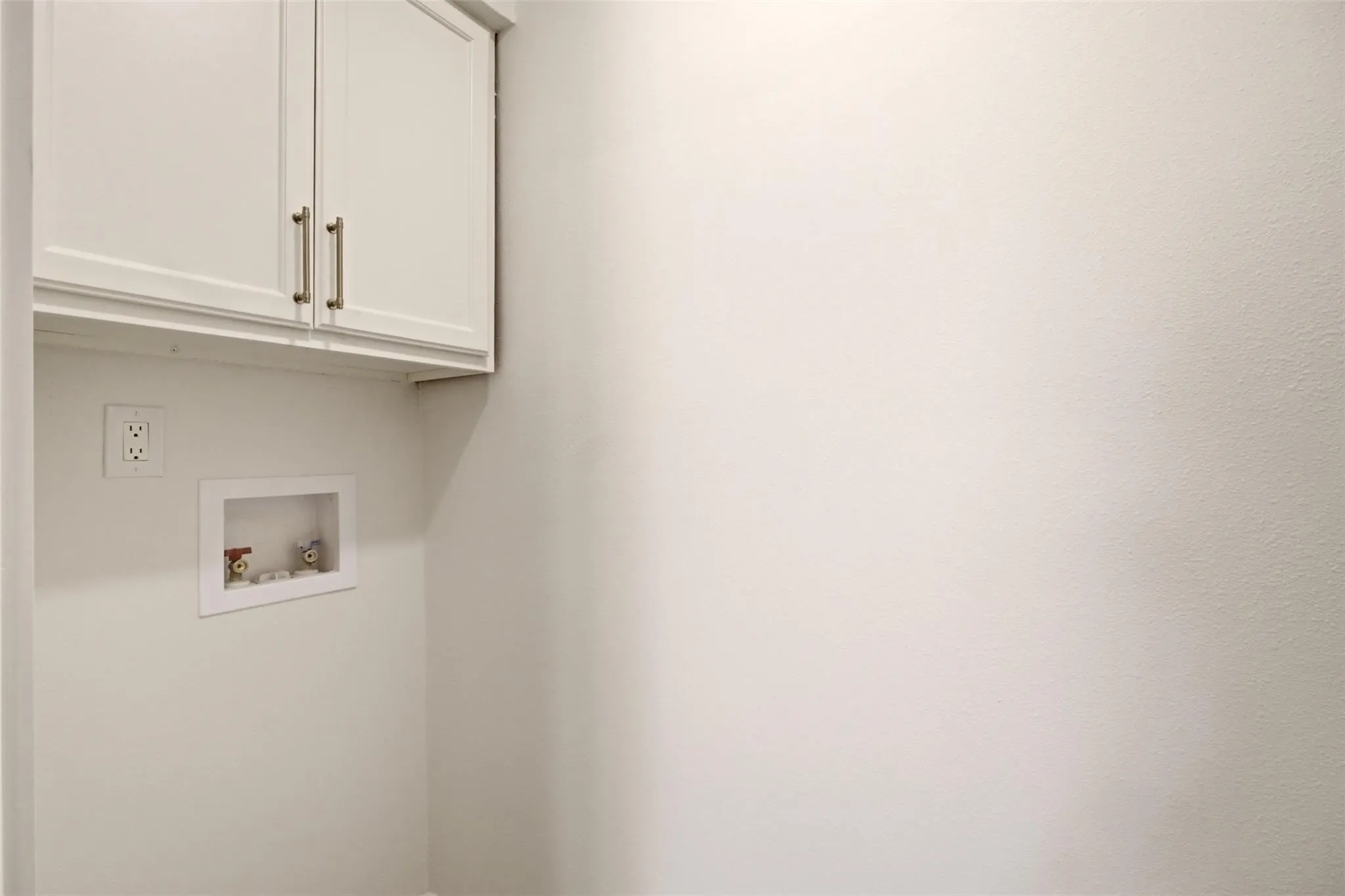 Apartment For Rent in Tarrant County , 908 Isbell Road B, Fort Worth, Texas 76114, 2 Bedroom, 2 Bathroom, Garage spaces, 920 Sqft, built in 1983, mls#21402202, Real Estate Agent in Fort Worth, Homes For Rent in Tarrant county, Homes For Rent in Fort Worth, Realtor in Fort Worth Texas, Real Estate Brokerage Independent Realty Texas, Luminita Cordes Realtor