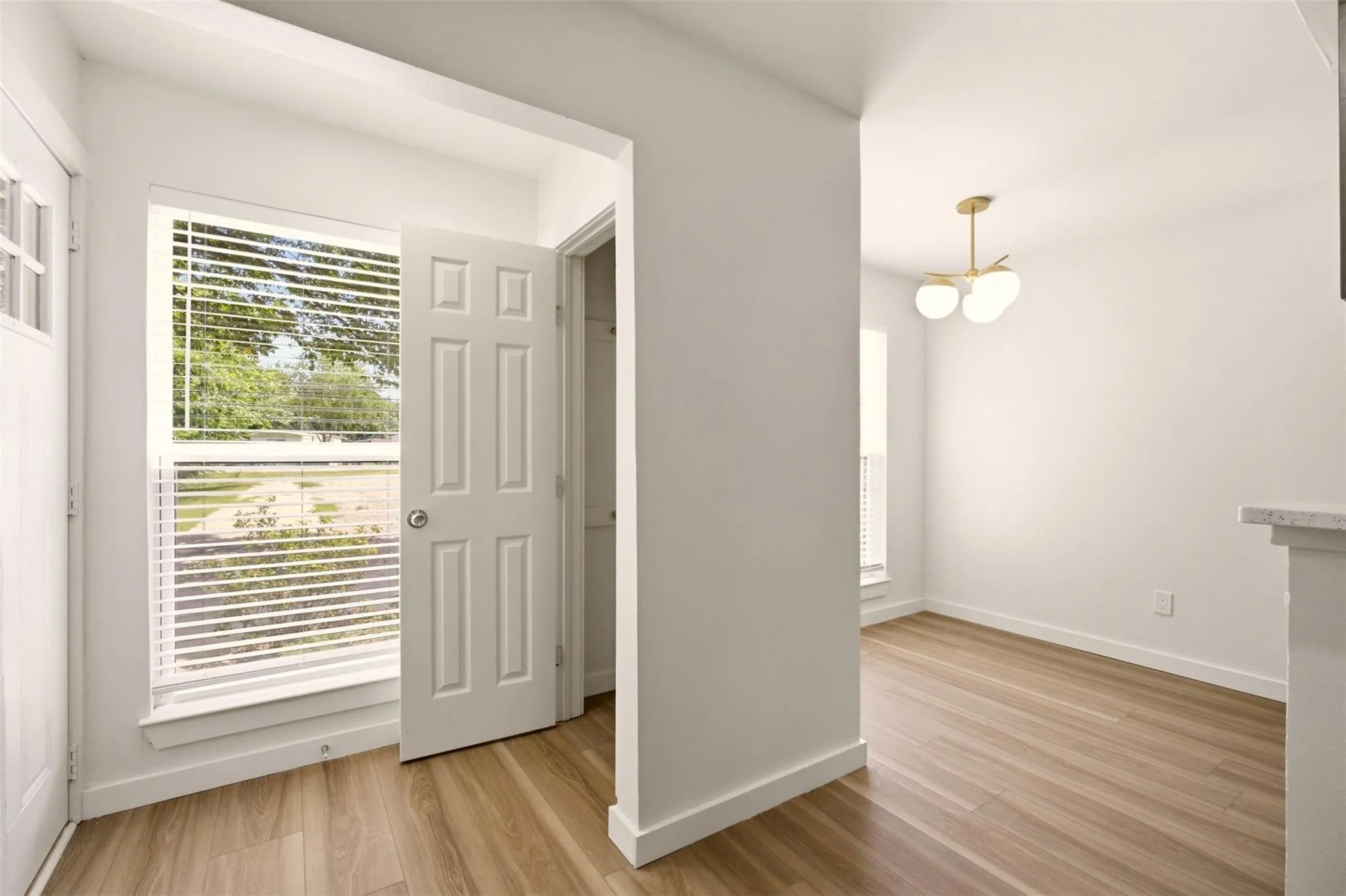 Apartment For Rent in Tarrant County , 908 Isbell Road B, Fort Worth, Texas 76114, 2 Bedroom, 2 Bathroom, Garage spaces, 920 Sqft, built in 1983, mls#21402202, Real Estate Agent in Fort Worth, Homes For Rent in Tarrant county, Homes For Rent in Fort Worth, Realtor in Fort Worth Texas, Real Estate Brokerage Independent Realty Texas, Luminita Cordes Realtor