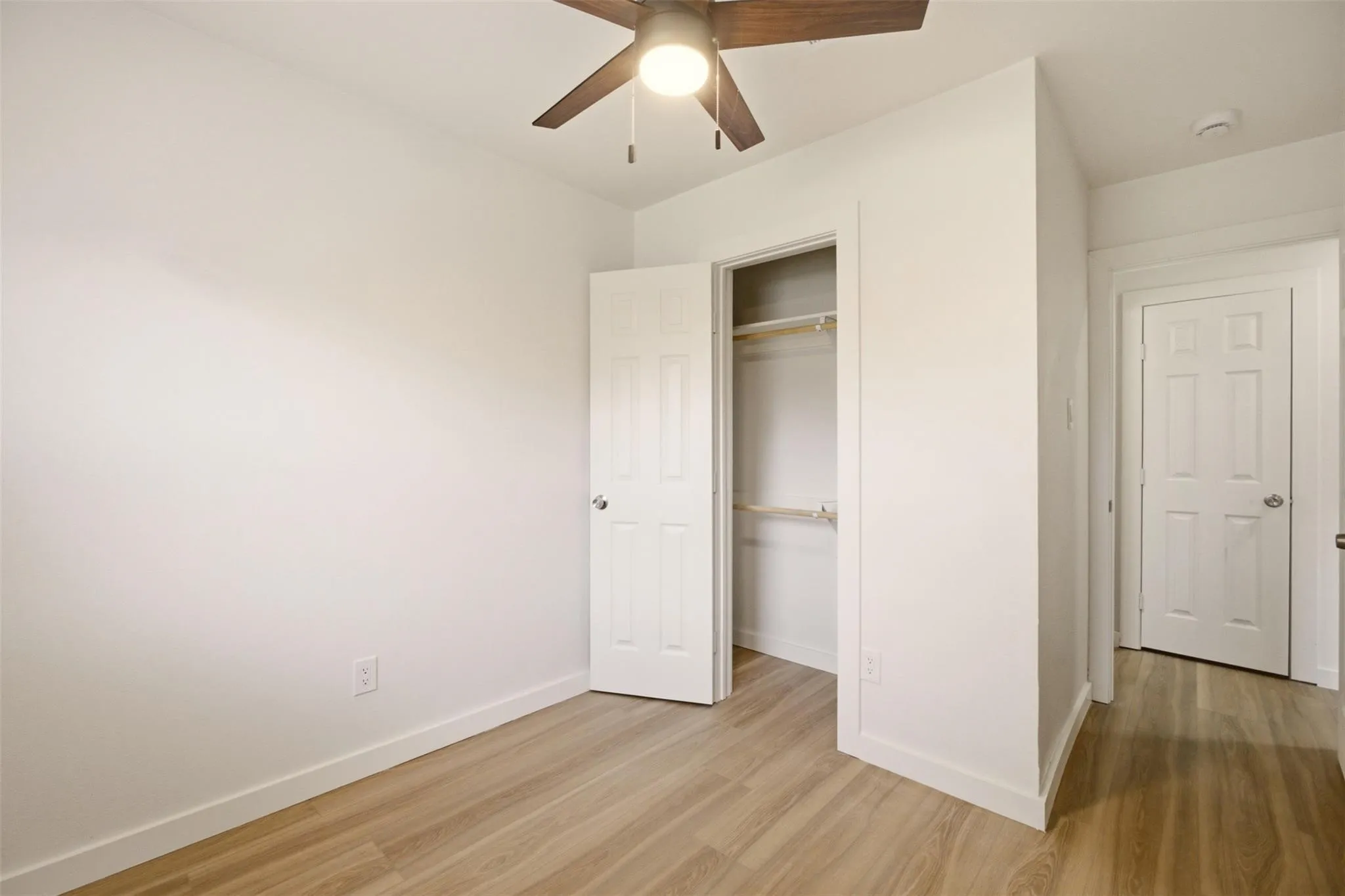 Apartment For Rent in Tarrant County , 908 Isbell Road B, Fort Worth, Texas 76114, 2 Bedroom, 2 Bathroom, Garage spaces, 920 Sqft, built in 1983, mls#21402202, Real Estate Agent in Fort Worth, Homes For Rent in Tarrant county, Homes For Rent in Fort Worth, Realtor in Fort Worth Texas, Real Estate Brokerage Independent Realty Texas, Luminita Cordes Realtor