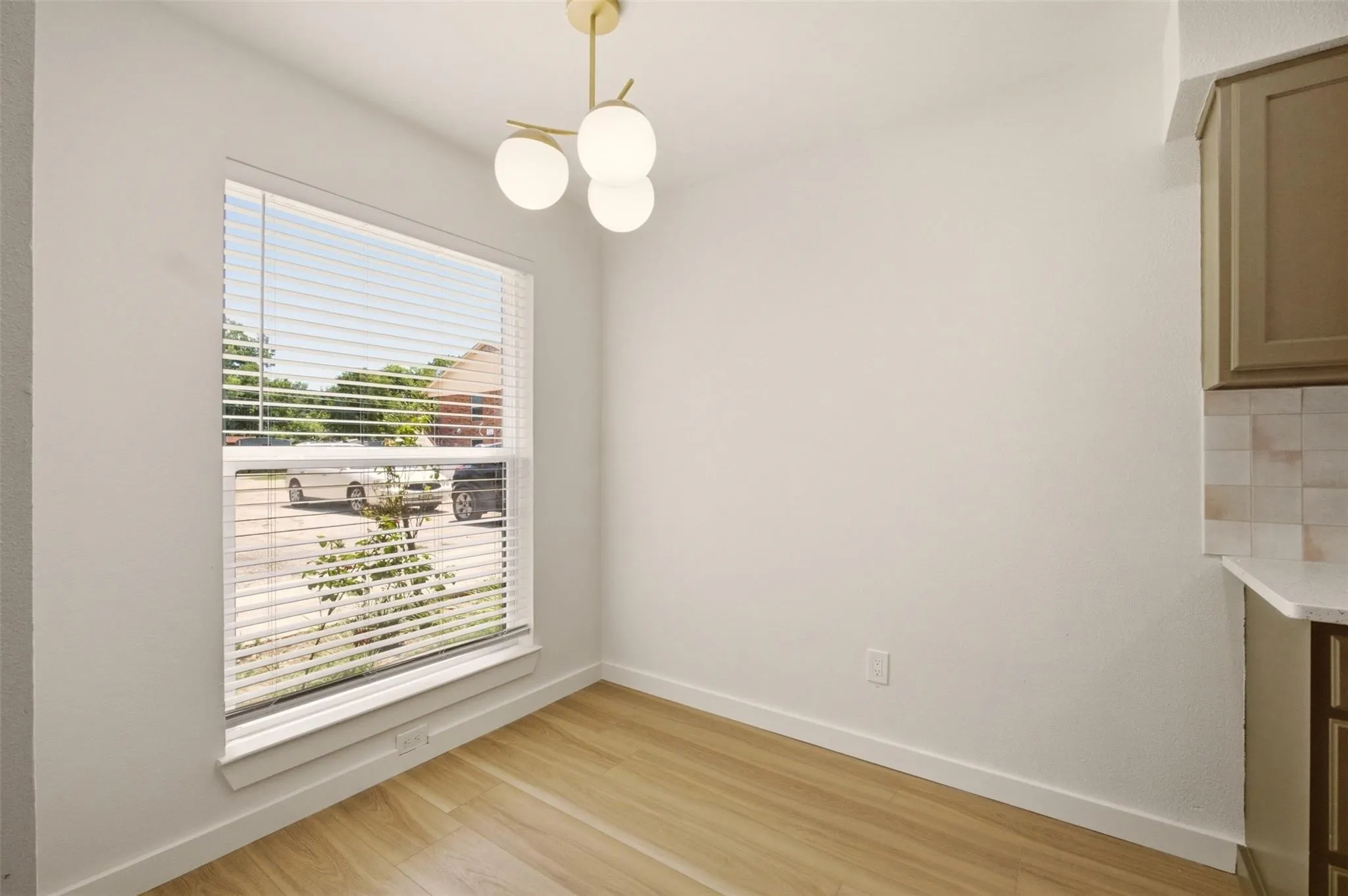 Apartment For Rent in Tarrant County , 908 Isbell Road B, Fort Worth, Texas 76114, 2 Bedroom, 2 Bathroom, Garage spaces, 920 Sqft, built in 1983, mls#21402202, Real Estate Agent in Fort Worth, Homes For Rent in Tarrant county, Homes For Rent in Fort Worth, Realtor in Fort Worth Texas, Real Estate Brokerage Independent Realty Texas, Luminita Cordes Realtor