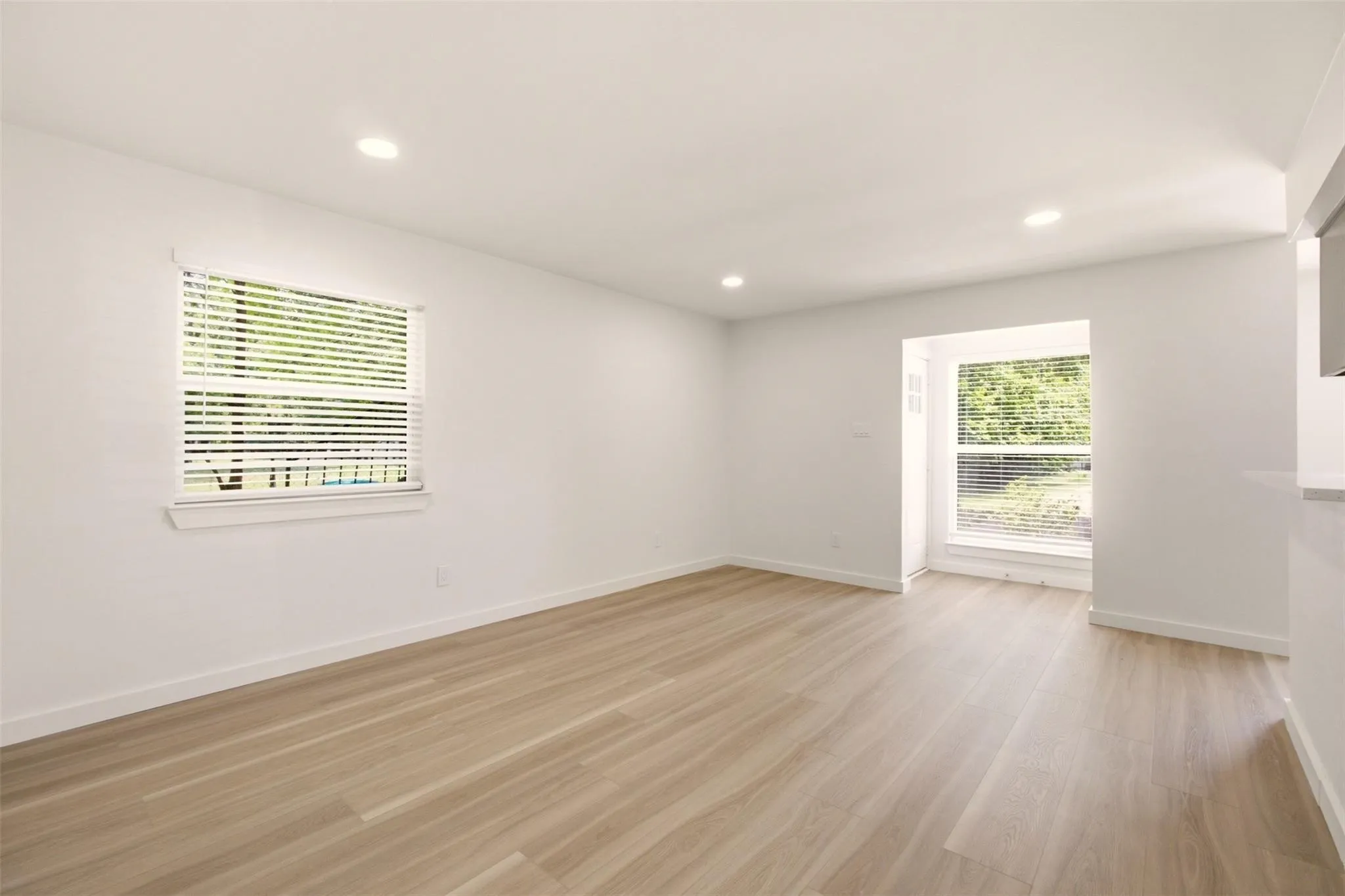 Apartment For Rent in Tarrant County , 908 Isbell Road B, Fort Worth, Texas 76114, 2 Bedroom, 2 Bathroom, Garage spaces, 920 Sqft, built in 1983, mls#21402202, Real Estate Agent in Fort Worth, Homes For Rent in Tarrant county, Homes For Rent in Fort Worth, Realtor in Fort Worth Texas, Real Estate Brokerage Independent Realty Texas, Luminita Cordes Realtor