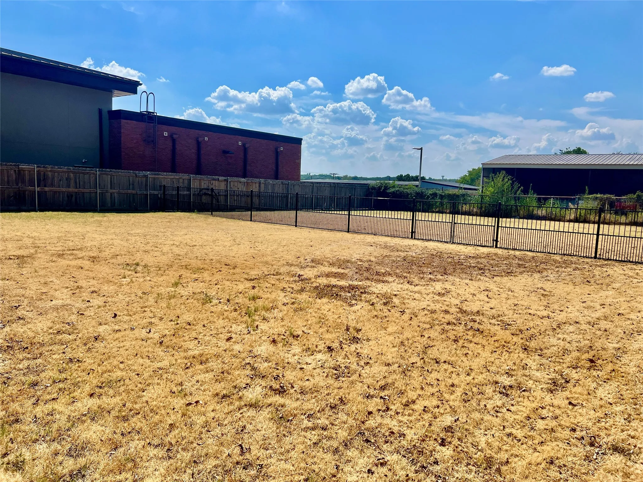Single Family Residence For Rent in Parker County , 115 N Denton Street, Weatherford, Texas 76086, 1 Bedroom, 1 Bathroom, Garage spaces, 955 Sqft, built in 1965, mls#21407005, Real Estate Agent in Weatherford, Homes For Rent in Parker county, Homes For Rent in Weatherford, Realtor in Weatherford Texas, Real Estate Brokerage Independent Realty Texas, Luminita Cordes Realtor