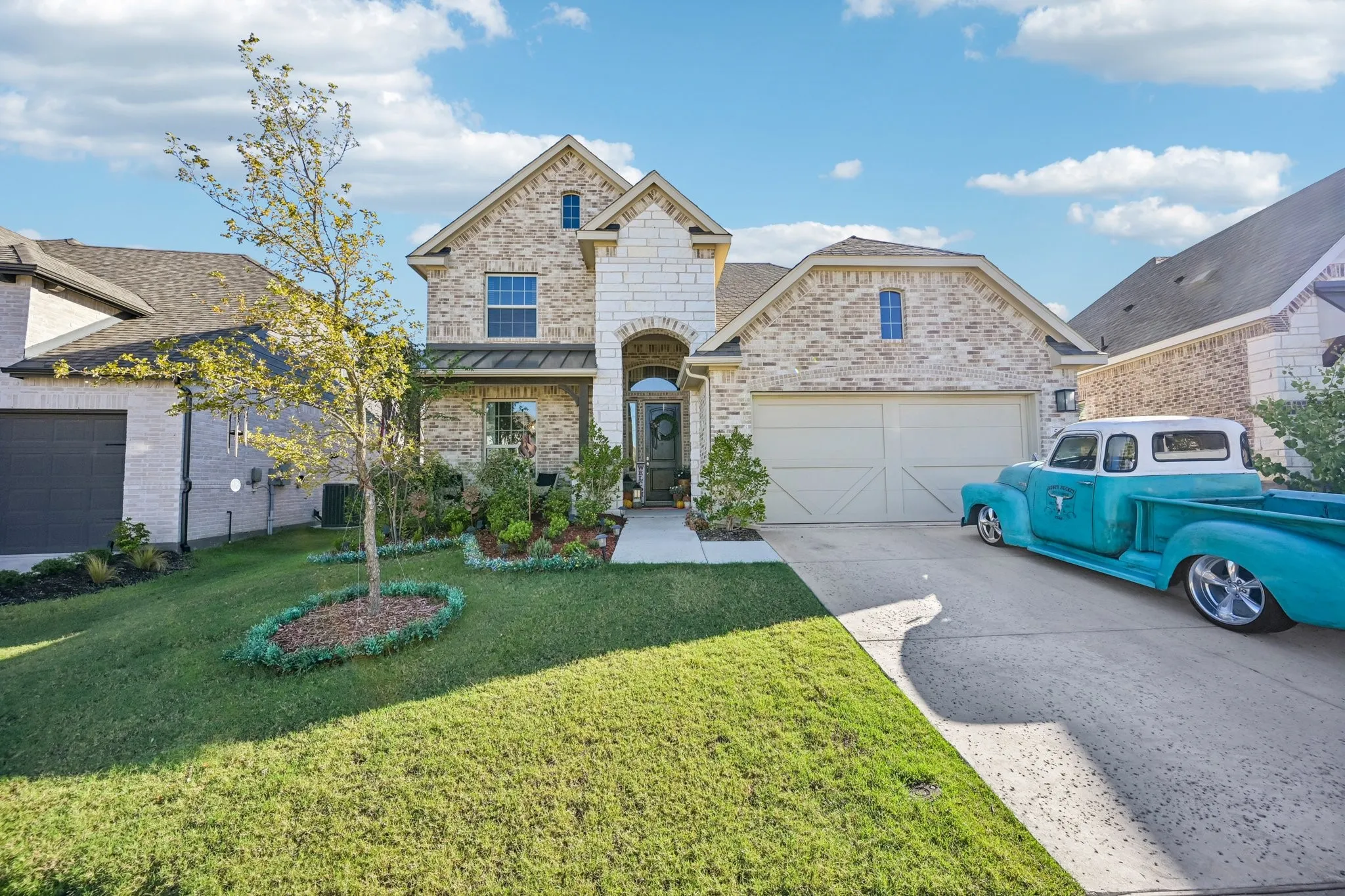 Single Family Residence For Sale in Grayson County , 517 Red Barn, Van Alstyne, Texas 75495, 4 Bedroom, 3 Bathroom, 2 Garage spaces, 2,487 Sqft, built in 2024, mls#21404531, Real Estate Agent in Van Alstyne, Homes For Sale in Grayson county, Homes For Sale in Van Alstyne, Realtor in Van Alstyne Texas, Real Estate Brokerage Independent Realty Texas, Luminita Cordes Realtor