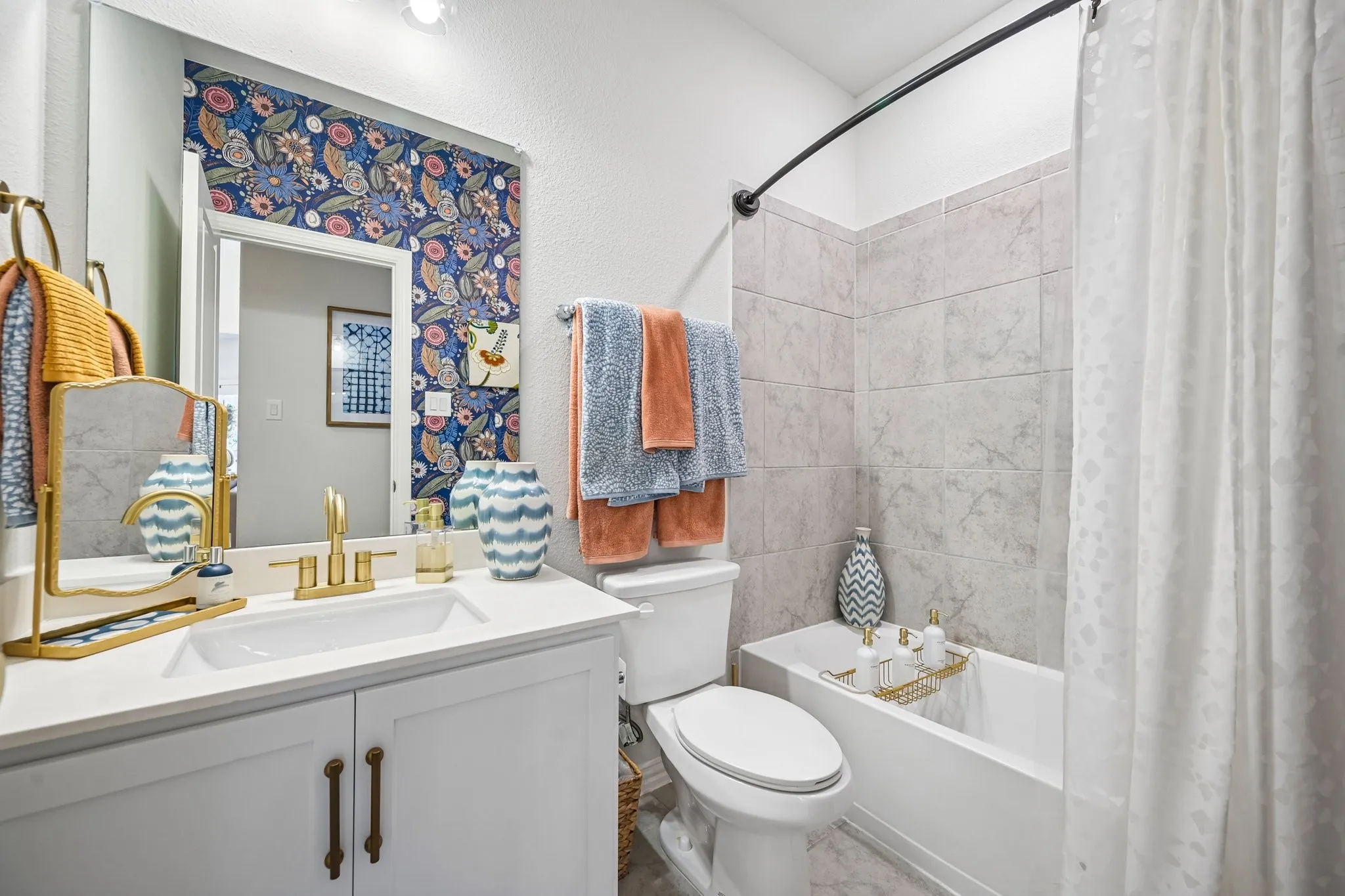 Single Family Residence For Sale in Grayson County , 517 Red Barn, Van Alstyne, Texas 75495, 4 Bedroom, 3 Bathroom, 2 Garage spaces, 2,487 Sqft, built in 2024, mls#21404531, Real Estate Agent in Van Alstyne, Homes For Sale in Grayson county, Homes For Sale in Van Alstyne, Realtor in Van Alstyne Texas, Real Estate Brokerage Independent Realty Texas, Luminita Cordes Realtor