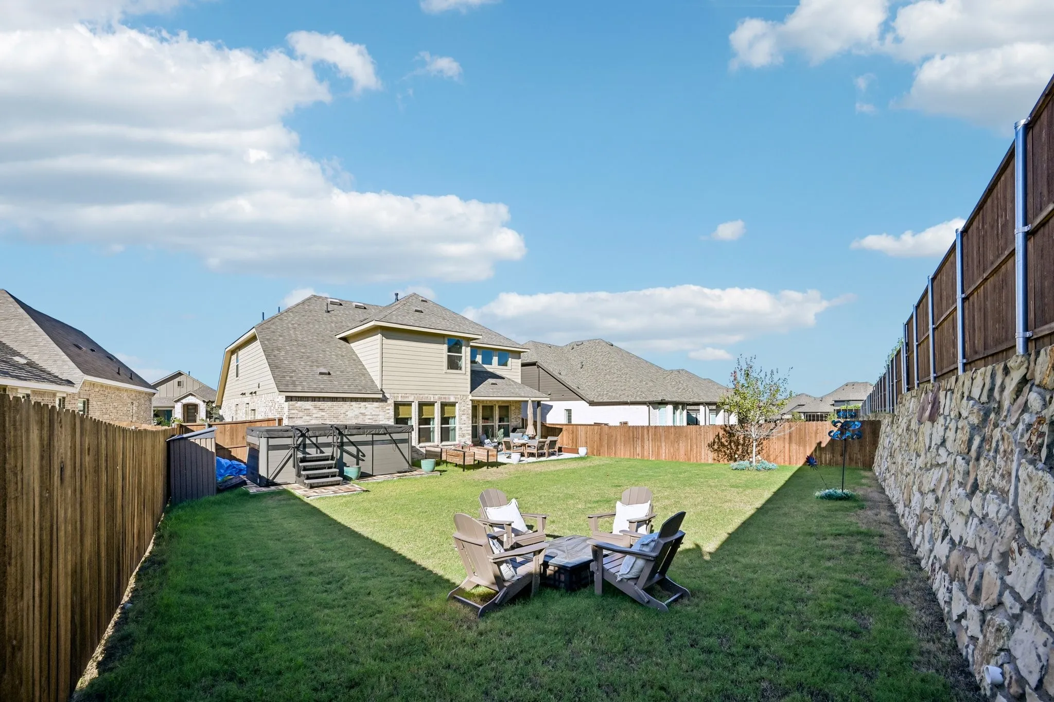 Single Family Residence For Sale in Grayson County , 517 Red Barn, Van Alstyne, Texas 75495, 4 Bedroom, 3 Bathroom, 2 Garage spaces, 2,487 Sqft, built in 2024, mls#21404531, Real Estate Agent in Van Alstyne, Homes For Sale in Grayson county, Homes For Sale in Van Alstyne, Realtor in Van Alstyne Texas, Real Estate Brokerage Independent Realty Texas, Luminita Cordes Realtor