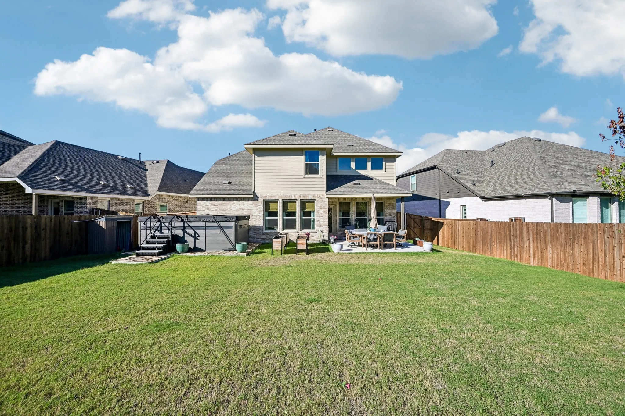 Single Family Residence For Sale in Grayson County , 517 Red Barn, Van Alstyne, Texas 75495, 4 Bedroom, 3 Bathroom, 2 Garage spaces, 2,487 Sqft, built in 2024, mls#21404531, Real Estate Agent in Van Alstyne, Homes For Sale in Grayson county, Homes For Sale in Van Alstyne, Realtor in Van Alstyne Texas, Real Estate Brokerage Independent Realty Texas, Luminita Cordes Realtor