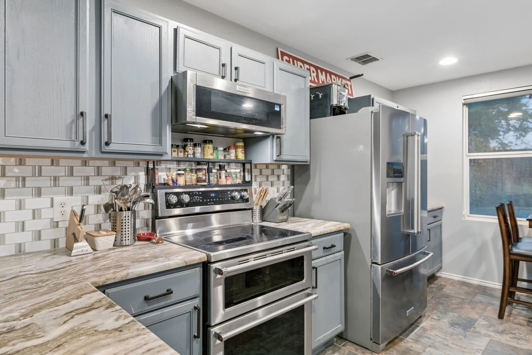 Single Family Residence For Sale in Denton County , 2612 Horizon Way, Little Elm, Texas 75068, 4 Bedroom, 3 Bathroom, 2 Garage spaces, 2,513 Sqft, built in 2004, mls#21400818, Real Estate Agent in Little Elm, Homes For Sale in Denton county, Homes For Sale in Little Elm, Realtor in Little Elm Texas, Real Estate Brokerage Independent Realty Texas, Luminita Cordes Realtor