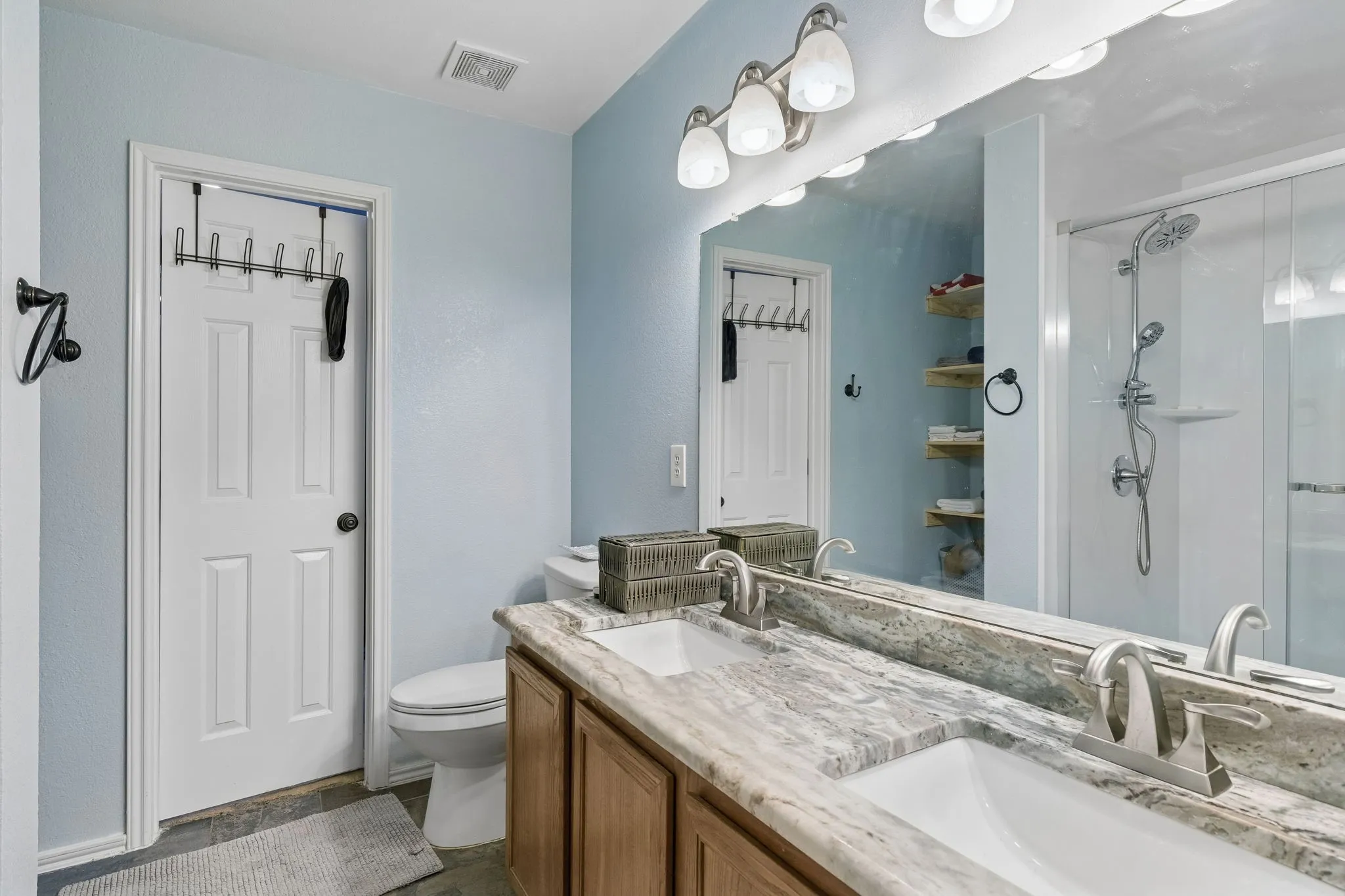 Single Family Residence For Sale in Denton County , 2612 Horizon Way, Little Elm, Texas 75068, 4 Bedroom, 3 Bathroom, 2 Garage spaces, 2,513 Sqft, built in 2004, mls#21400818, Real Estate Agent in Little Elm, Homes For Sale in Denton county, Homes For Sale in Little Elm, Realtor in Little Elm Texas, Real Estate Brokerage Independent Realty Texas, Luminita Cordes Realtor