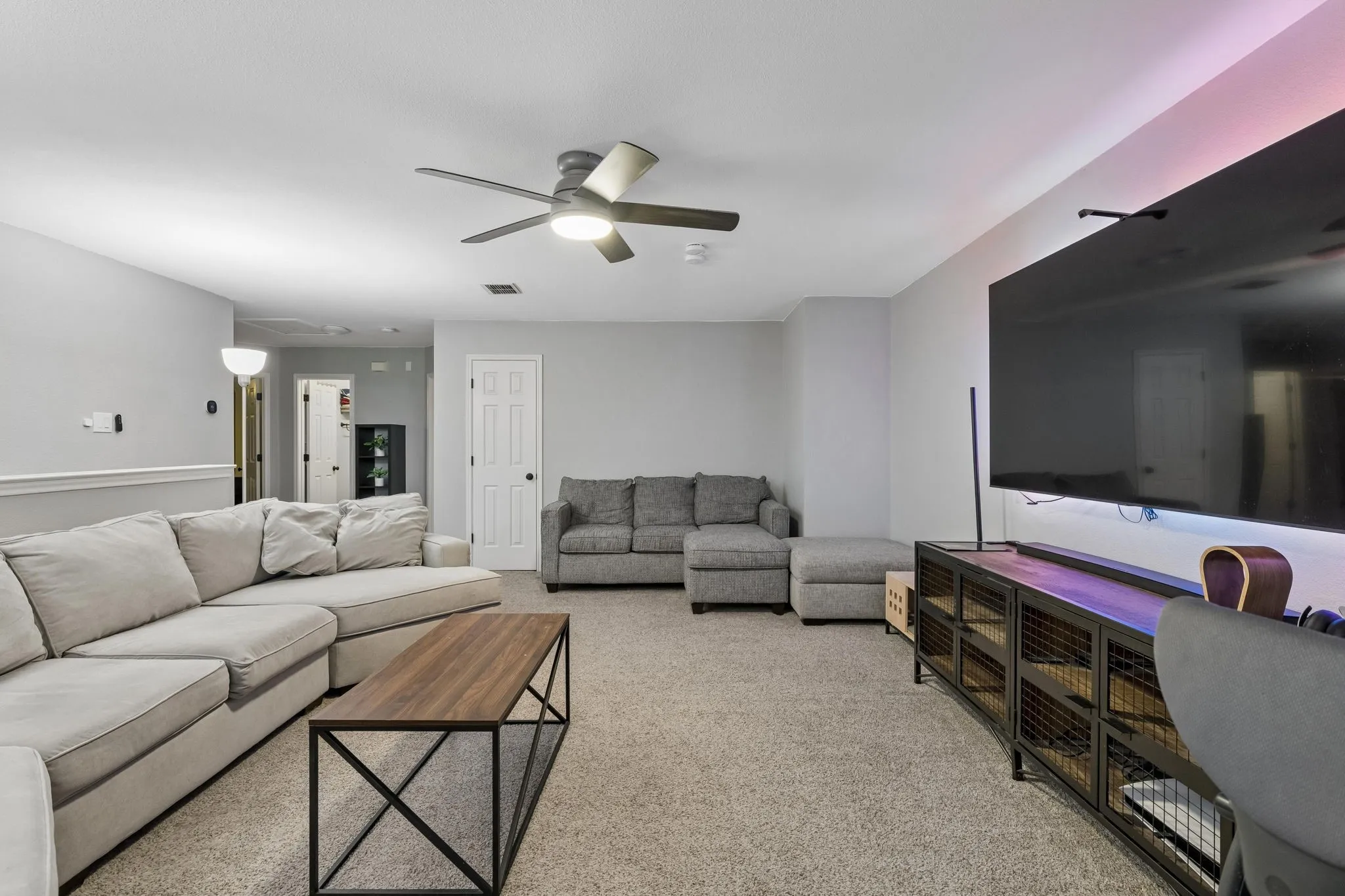 Single Family Residence For Sale in Denton County , 2612 Horizon Way, Little Elm, Texas 75068, 4 Bedroom, 3 Bathroom, 2 Garage spaces, 2,513 Sqft, built in 2004, mls#21400818, Real Estate Agent in Little Elm, Homes For Sale in Denton county, Homes For Sale in Little Elm, Realtor in Little Elm Texas, Real Estate Brokerage Independent Realty Texas, Luminita Cordes Realtor