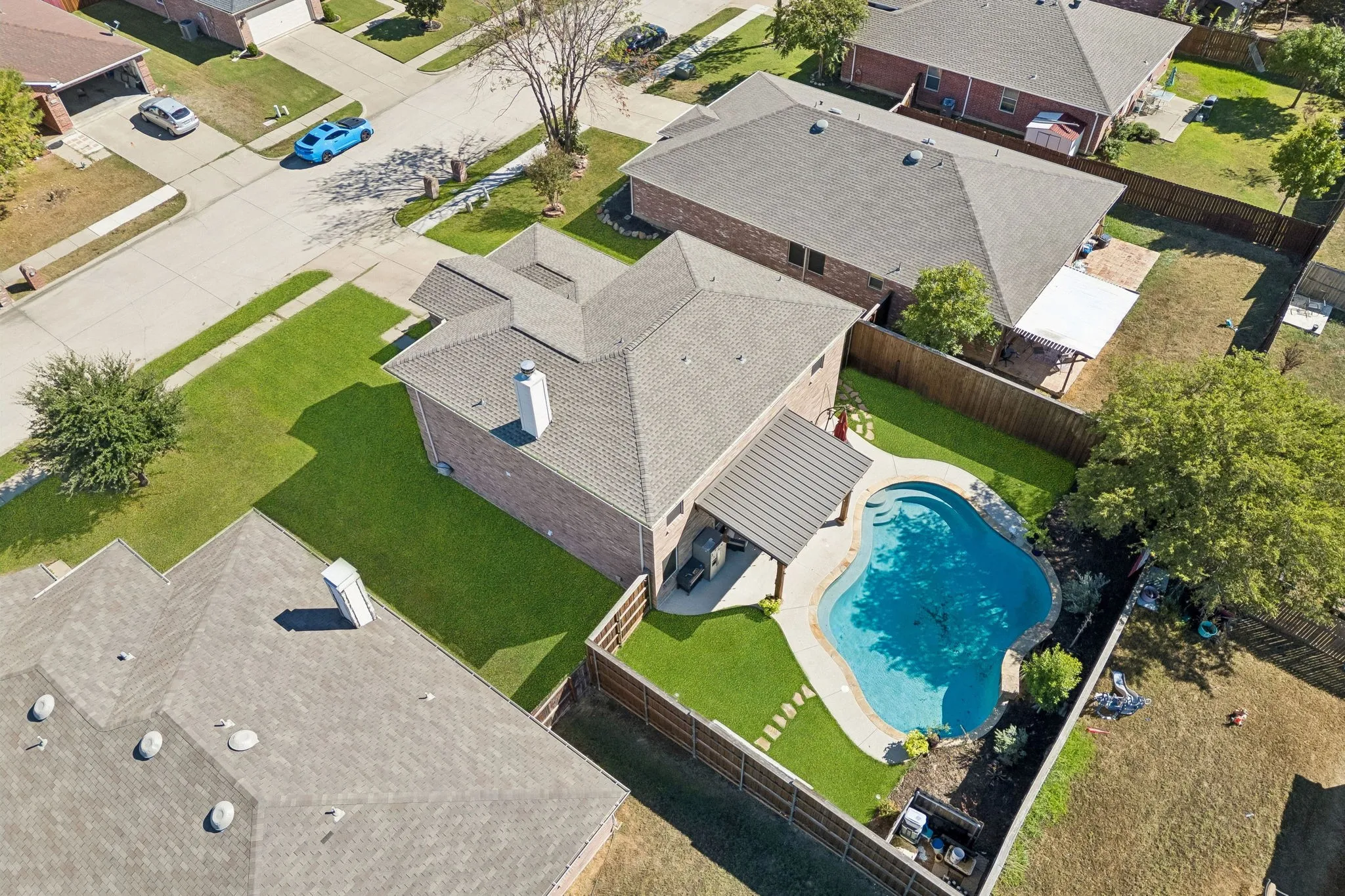 Single Family Residence For Sale in Denton County , 2612 Horizon Way, Little Elm, Texas 75068, 4 Bedroom, 3 Bathroom, 2 Garage spaces, 2,513 Sqft, built in 2004, mls#21400818, Real Estate Agent in Little Elm, Homes For Sale in Denton county, Homes For Sale in Little Elm, Realtor in Little Elm Texas, Real Estate Brokerage Independent Realty Texas, Luminita Cordes Realtor