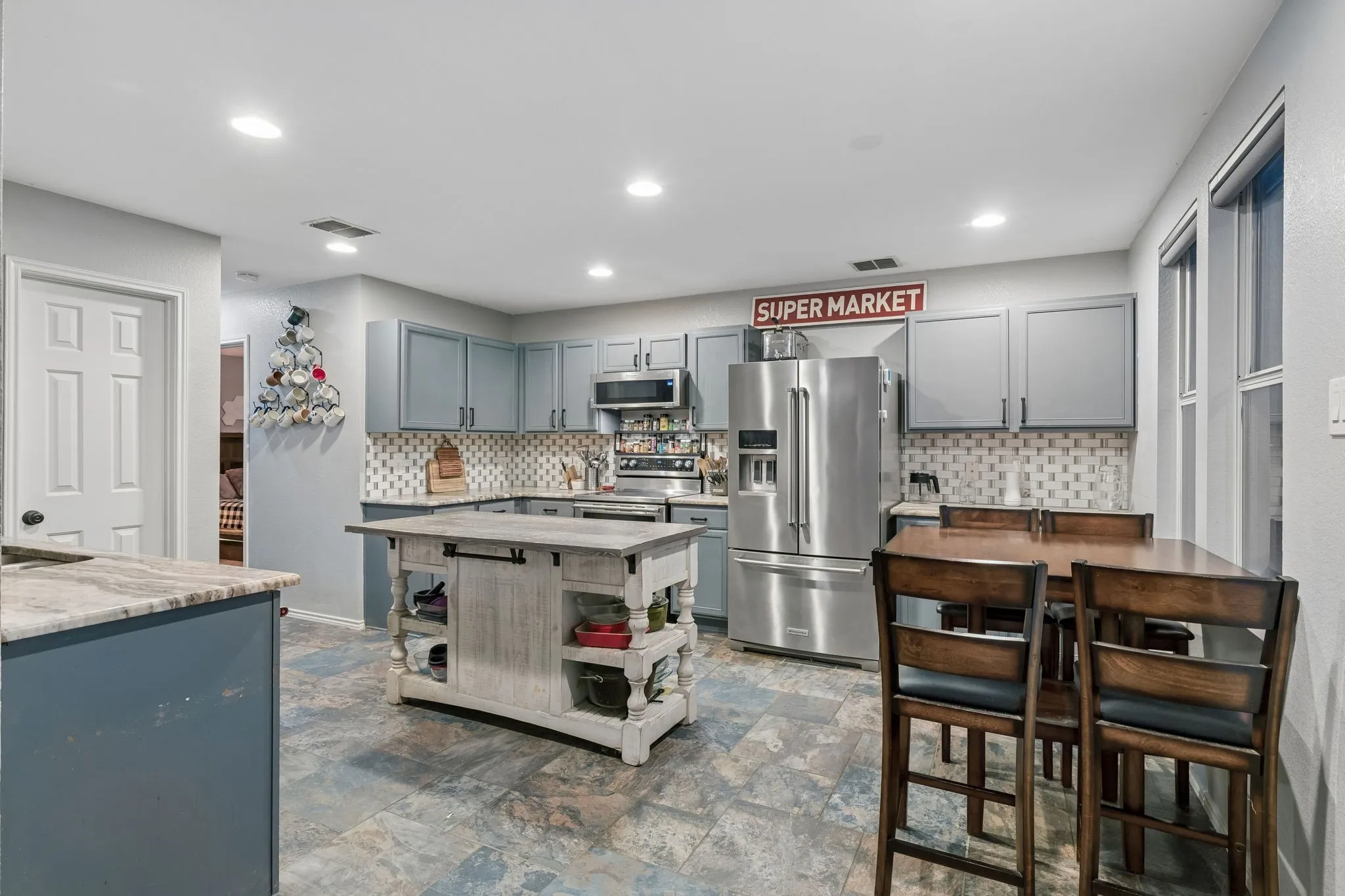 Single Family Residence For Sale in Denton County , 2612 Horizon Way, Little Elm, Texas 75068, 4 Bedroom, 3 Bathroom, 2 Garage spaces, 2,513 Sqft, built in 2004, mls#21400818, Real Estate Agent in Little Elm, Homes For Sale in Denton county, Homes For Sale in Little Elm, Realtor in Little Elm Texas, Real Estate Brokerage Independent Realty Texas, Luminita Cordes Realtor