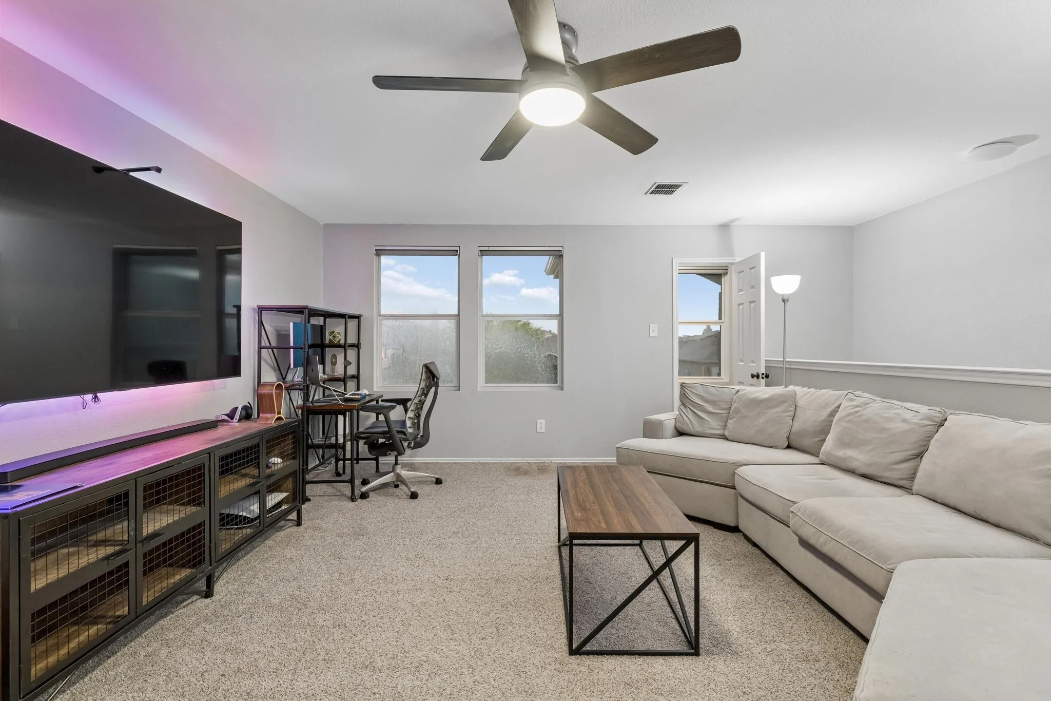 Single Family Residence For Sale in Denton County , 2612 Horizon Way, Little Elm, Texas 75068, 4 Bedroom, 3 Bathroom, 2 Garage spaces, 2,513 Sqft, built in 2004, mls#21400818, Real Estate Agent in Little Elm, Homes For Sale in Denton county, Homes For Sale in Little Elm, Realtor in Little Elm Texas, Real Estate Brokerage Independent Realty Texas, Luminita Cordes Realtor