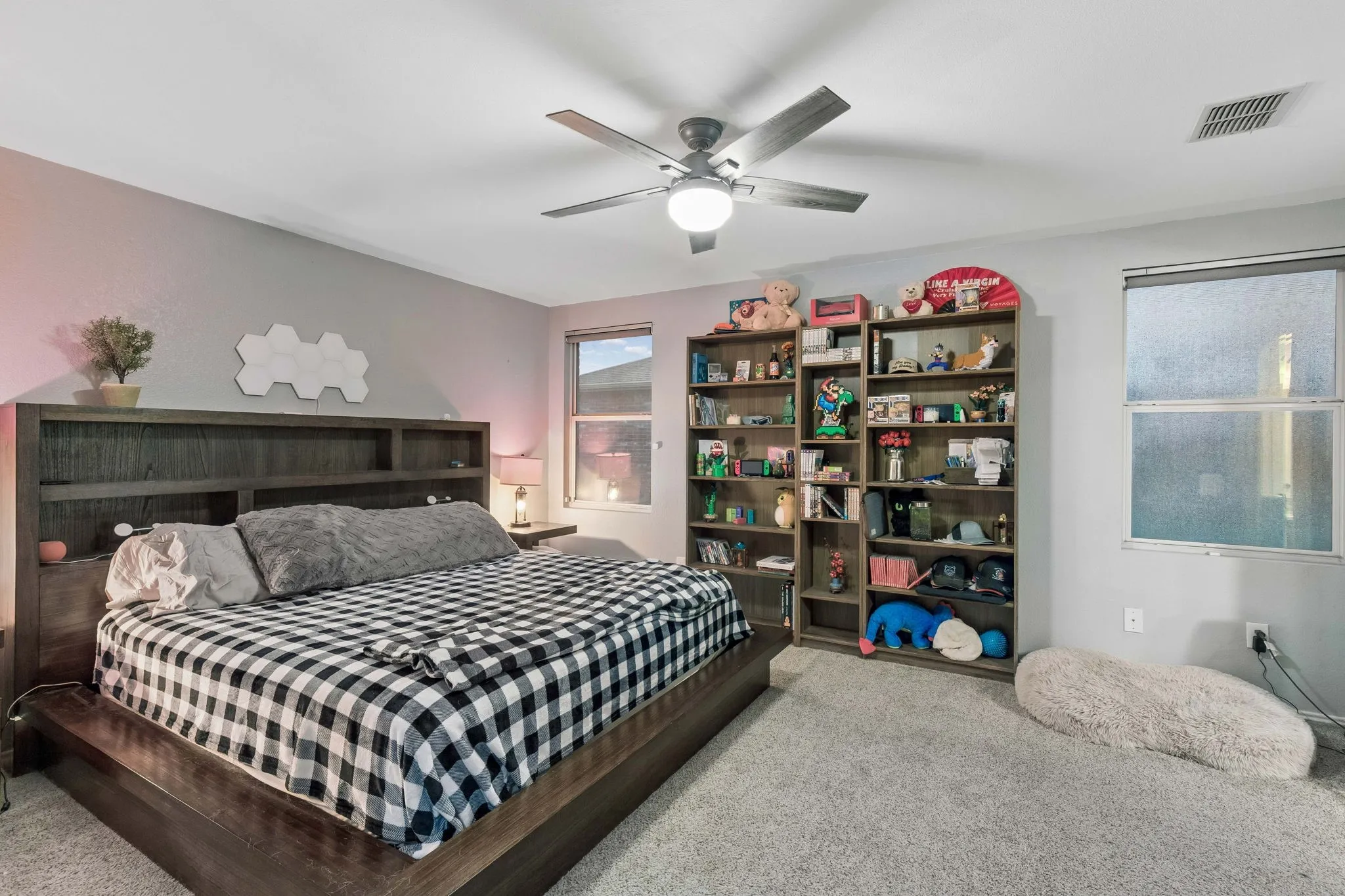 Single Family Residence For Sale in Denton County , 2612 Horizon Way, Little Elm, Texas 75068, 4 Bedroom, 3 Bathroom, 2 Garage spaces, 2,513 Sqft, built in 2004, mls#21400818, Real Estate Agent in Little Elm, Homes For Sale in Denton county, Homes For Sale in Little Elm, Realtor in Little Elm Texas, Real Estate Brokerage Independent Realty Texas, Luminita Cordes Realtor