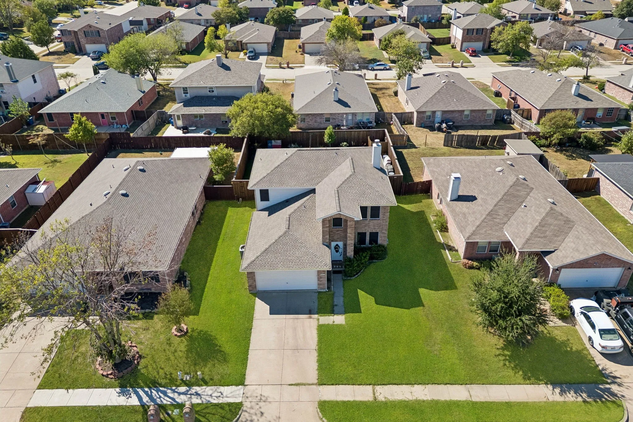 Single Family Residence For Sale in Denton County , 2612 Horizon Way, Little Elm, Texas 75068, 4 Bedroom, 3 Bathroom, 2 Garage spaces, 2,513 Sqft, built in 2004, mls#21400818, Real Estate Agent in Little Elm, Homes For Sale in Denton county, Homes For Sale in Little Elm, Realtor in Little Elm Texas, Real Estate Brokerage Independent Realty Texas, Luminita Cordes Realtor