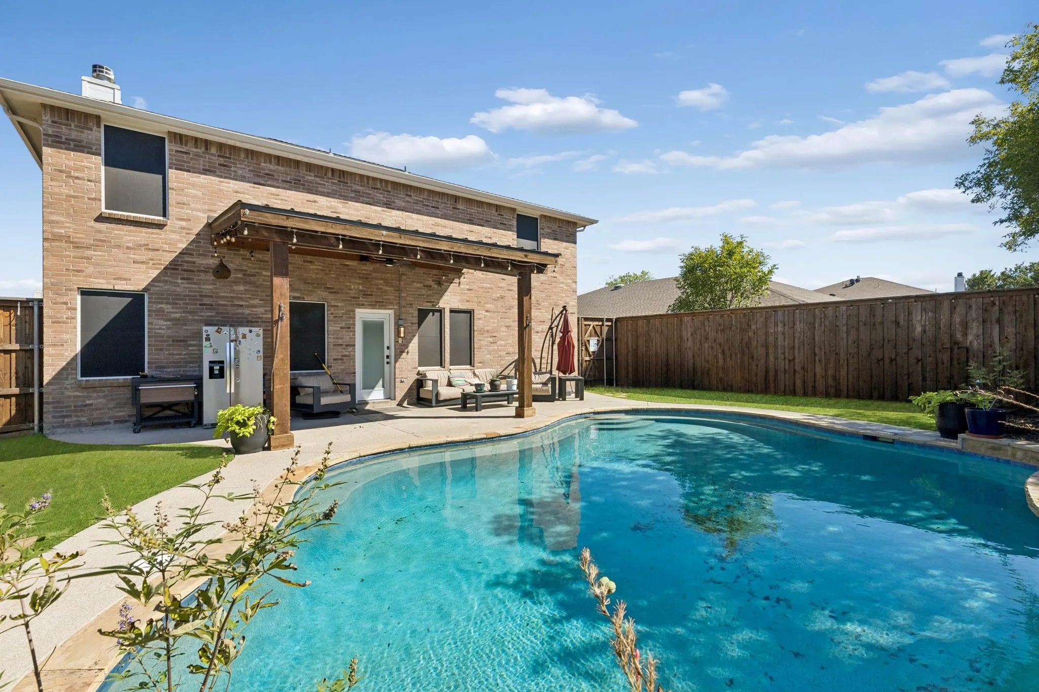Single Family Residence For Sale in Denton County , 2612 Horizon Way, Little Elm, Texas 75068, 4 Bedroom, 3 Bathroom, 2 Garage spaces, 2,513 Sqft, built in 2004, mls#21400818, Real Estate Agent in Little Elm, Homes For Sale in Denton county, Homes For Sale in Little Elm, Realtor in Little Elm Texas, Real Estate Brokerage Independent Realty Texas, Luminita Cordes Realtor
