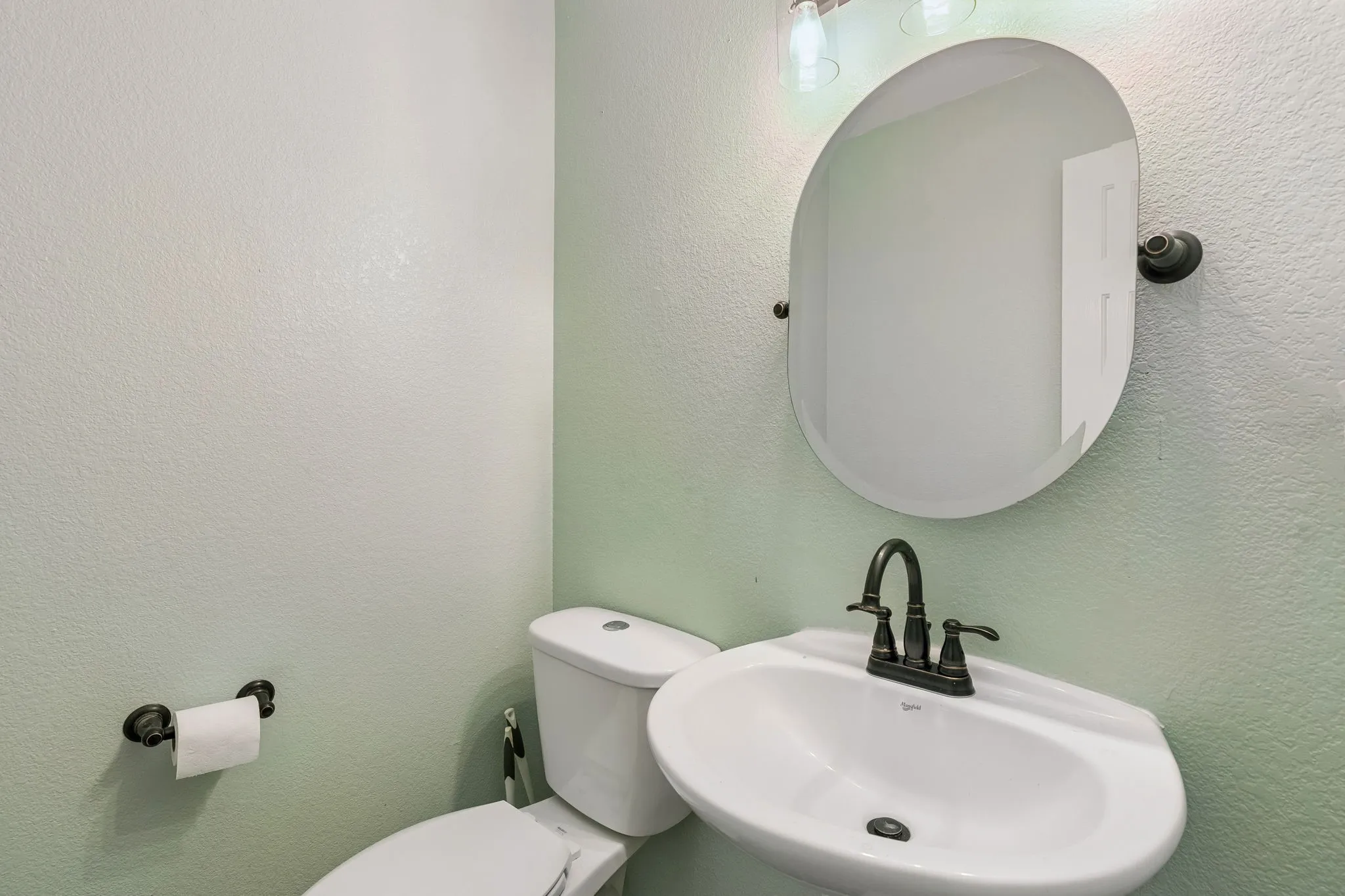 Single Family Residence For Sale in Denton County , 2612 Horizon Way, Little Elm, Texas 75068, 4 Bedroom, 3 Bathroom, 2 Garage spaces, 2,513 Sqft, built in 2004, mls#21400818, Real Estate Agent in Little Elm, Homes For Sale in Denton county, Homes For Sale in Little Elm, Realtor in Little Elm Texas, Real Estate Brokerage Independent Realty Texas, Luminita Cordes Realtor