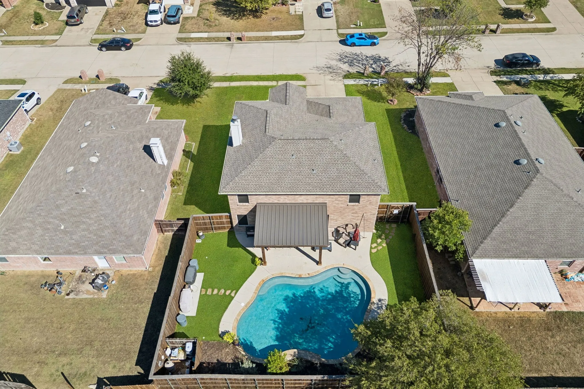 Single Family Residence For Sale in Denton County , 2612 Horizon Way, Little Elm, Texas 75068, 4 Bedroom, 3 Bathroom, 2 Garage spaces, 2,513 Sqft, built in 2004, mls#21400818, Real Estate Agent in Little Elm, Homes For Sale in Denton county, Homes For Sale in Little Elm, Realtor in Little Elm Texas, Real Estate Brokerage Independent Realty Texas, Luminita Cordes Realtor
