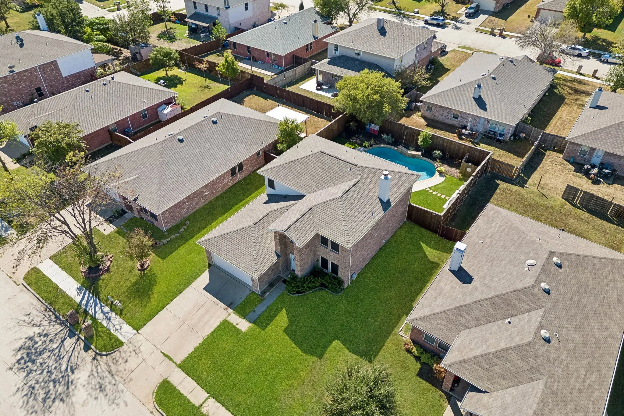 Single Family Residence For Sale in Denton County , 2612 Horizon Way, Little Elm, Texas 75068, 4 Bedroom, 3 Bathroom, 2 Garage spaces, 2,513 Sqft, built in 2004, mls#21400818, Real Estate Agent in Little Elm, Homes For Sale in Denton county, Homes For Sale in Little Elm, Realtor in Little Elm Texas, Real Estate Brokerage Independent Realty Texas, Luminita Cordes Realtor
