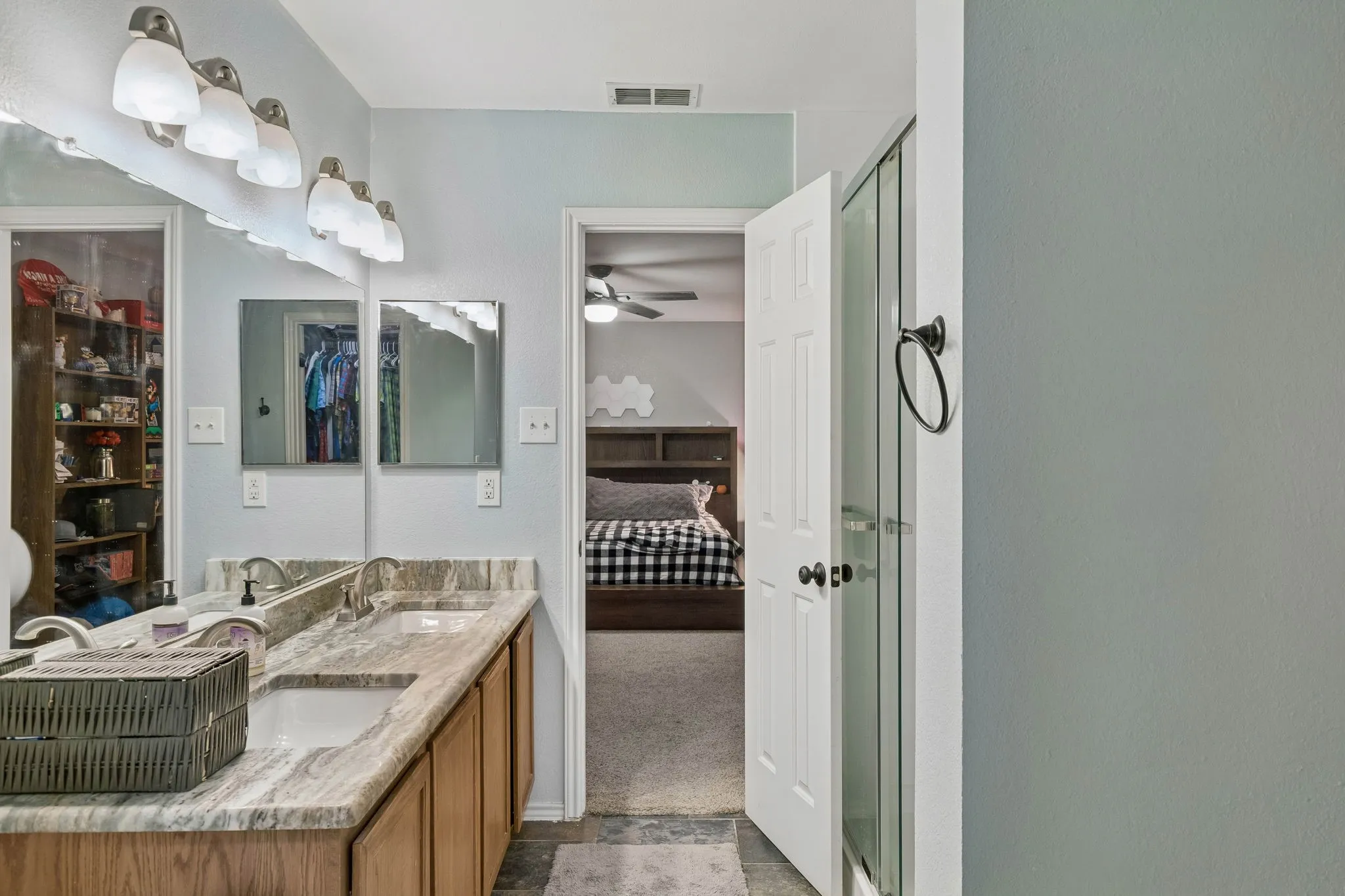 Single Family Residence For Sale in Denton County , 2612 Horizon Way, Little Elm, Texas 75068, 4 Bedroom, 3 Bathroom, 2 Garage spaces, 2,513 Sqft, built in 2004, mls#21400818, Real Estate Agent in Little Elm, Homes For Sale in Denton county, Homes For Sale in Little Elm, Realtor in Little Elm Texas, Real Estate Brokerage Independent Realty Texas, Luminita Cordes Realtor