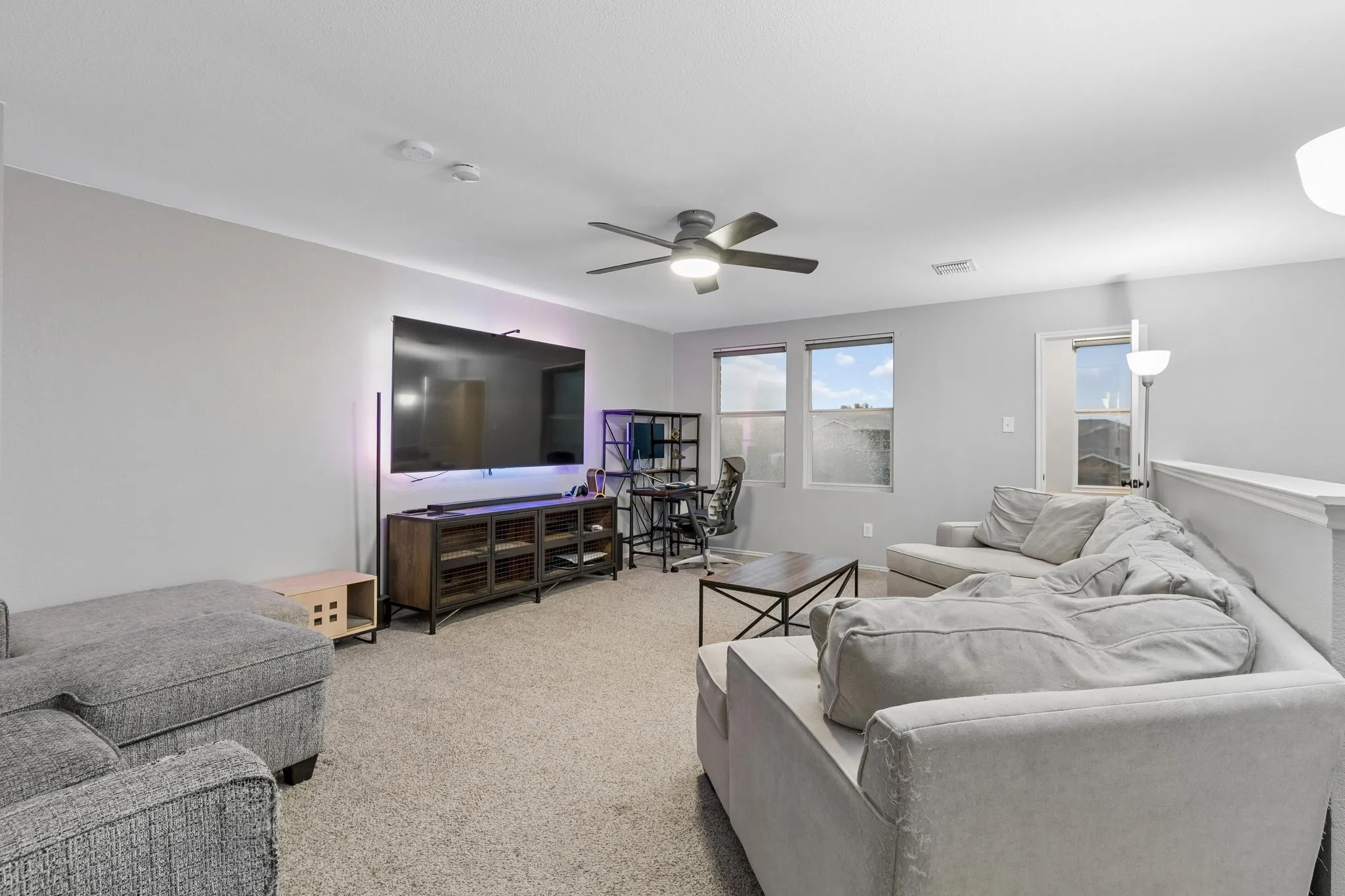 Single Family Residence For Sale in Denton County , 2612 Horizon Way, Little Elm, Texas 75068, 4 Bedroom, 3 Bathroom, 2 Garage spaces, 2,513 Sqft, built in 2004, mls#21400818, Real Estate Agent in Little Elm, Homes For Sale in Denton county, Homes For Sale in Little Elm, Realtor in Little Elm Texas, Real Estate Brokerage Independent Realty Texas, Luminita Cordes Realtor