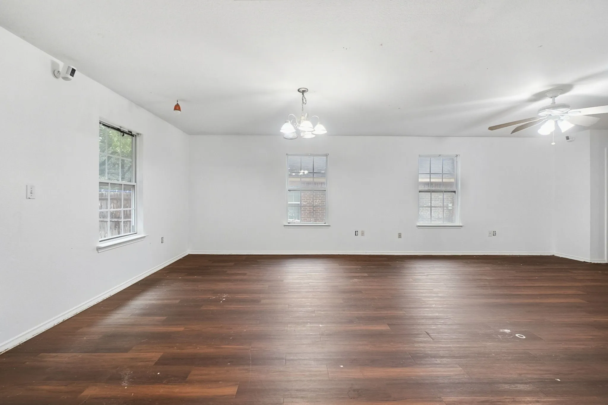 Single Family Residence For Sale in Dallas County , 15639 Danson Drive, Dallas, Texas 75253, 4 Bedroom, 2 Bathroom, 2 Garage spaces, 1,665 Sqft, built in 2012, mls#21406611, Real Estate Agent in Dallas, Homes For Sale in Dallas county, Homes For Sale in Dallas, Realtor in Dallas Texas, Real Estate Brokerage Independent Realty Texas, Luminita Cordes Realtor