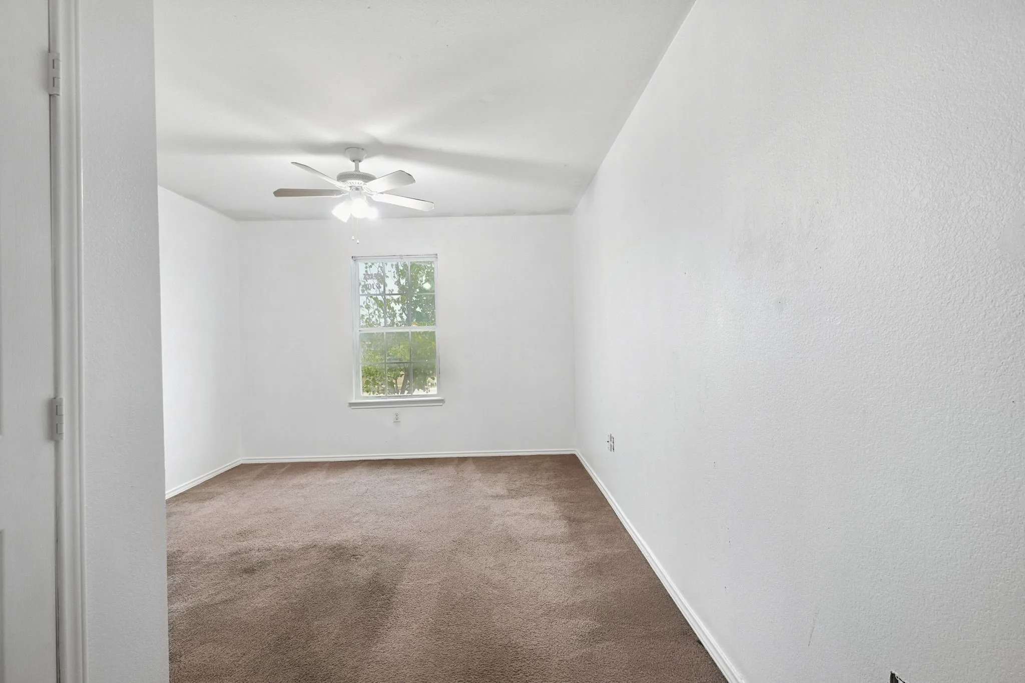 Single Family Residence For Sale in Dallas County , 15639 Danson Drive, Dallas, Texas 75253, 4 Bedroom, 2 Bathroom, 2 Garage spaces, 1,665 Sqft, built in 2012, mls#21406611, Real Estate Agent in Dallas, Homes For Sale in Dallas county, Homes For Sale in Dallas, Realtor in Dallas Texas, Real Estate Brokerage Independent Realty Texas, Luminita Cordes Realtor