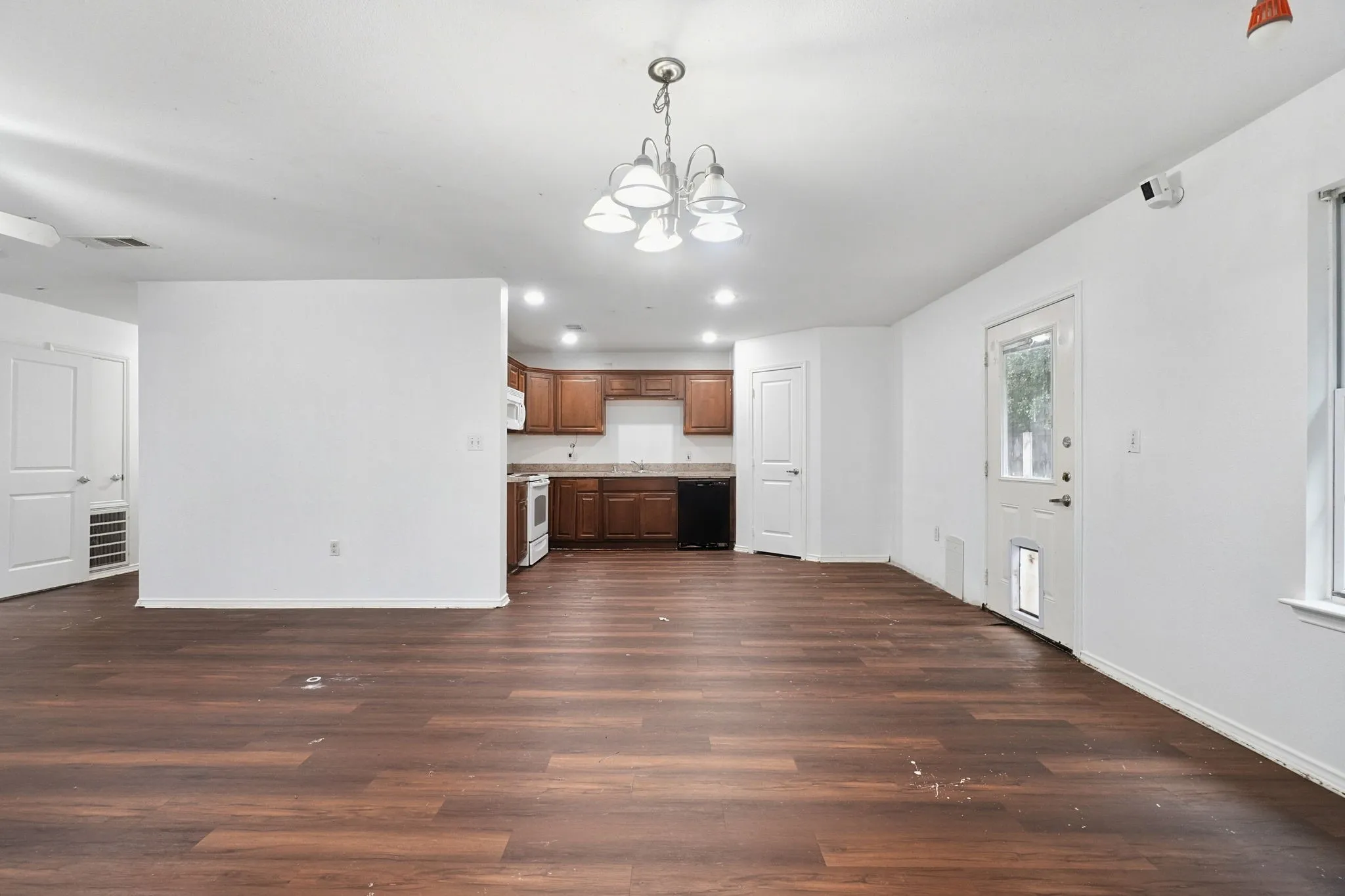 Single Family Residence For Sale in Dallas County , 15639 Danson Drive, Dallas, Texas 75253, 4 Bedroom, 2 Bathroom, 2 Garage spaces, 1,665 Sqft, built in 2012, mls#21406611, Real Estate Agent in Dallas, Homes For Sale in Dallas county, Homes For Sale in Dallas, Realtor in Dallas Texas, Real Estate Brokerage Independent Realty Texas, Luminita Cordes Realtor