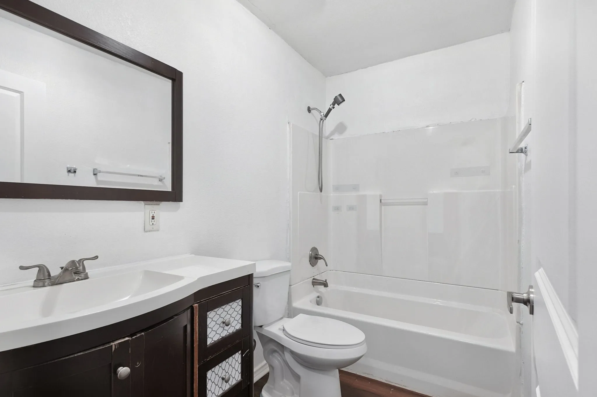 Single Family Residence For Sale in Dallas County , 15639 Danson Drive, Dallas, Texas 75253, 4 Bedroom, 2 Bathroom, 2 Garage spaces, 1,665 Sqft, built in 2012, mls#21406611, Real Estate Agent in Dallas, Homes For Sale in Dallas county, Homes For Sale in Dallas, Realtor in Dallas Texas, Real Estate Brokerage Independent Realty Texas, Luminita Cordes Realtor