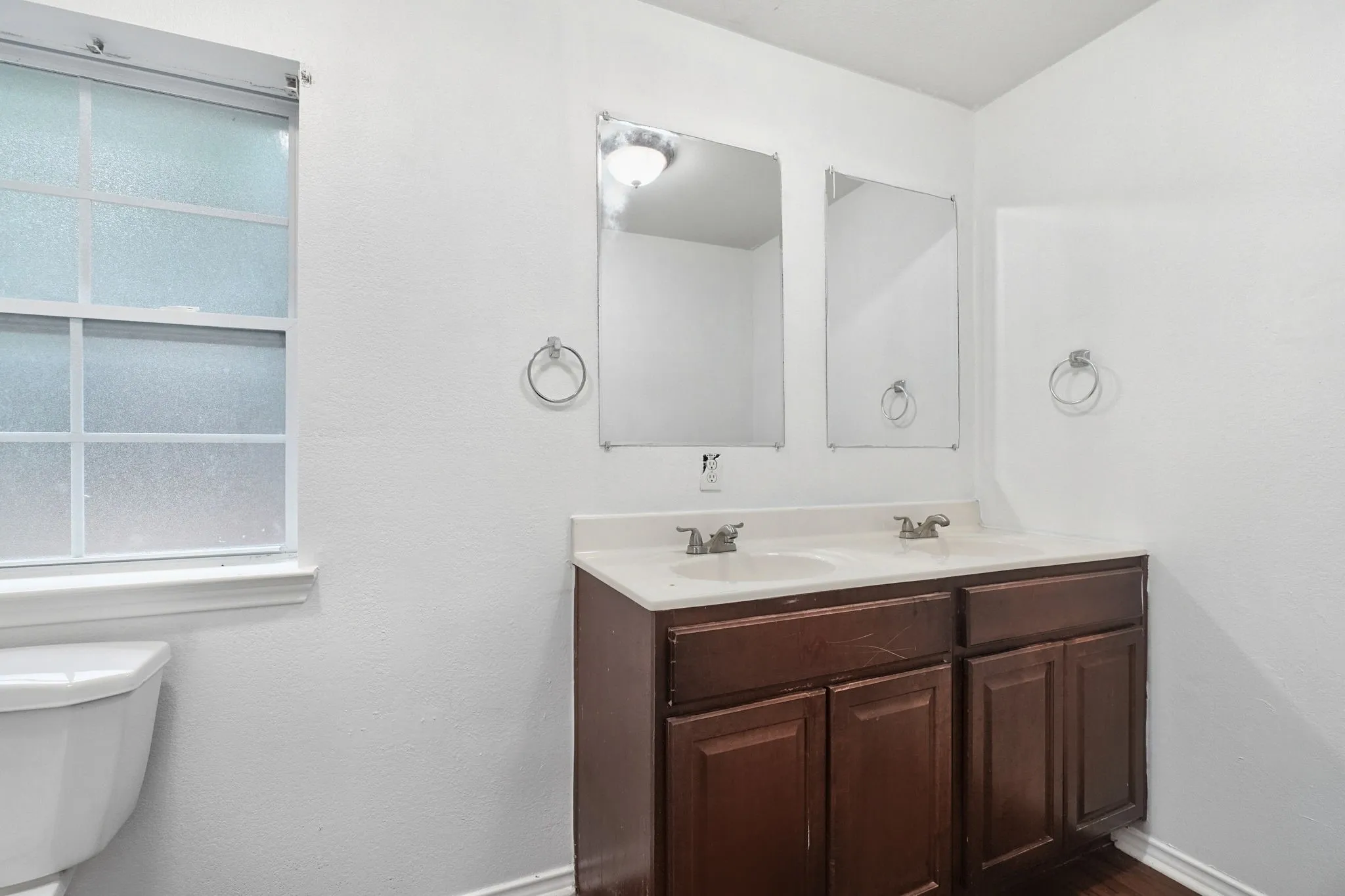 Single Family Residence For Sale in Dallas County , 15639 Danson Drive, Dallas, Texas 75253, 4 Bedroom, 2 Bathroom, 2 Garage spaces, 1,665 Sqft, built in 2012, mls#21406611, Real Estate Agent in Dallas, Homes For Sale in Dallas county, Homes For Sale in Dallas, Realtor in Dallas Texas, Real Estate Brokerage Independent Realty Texas, Luminita Cordes Realtor