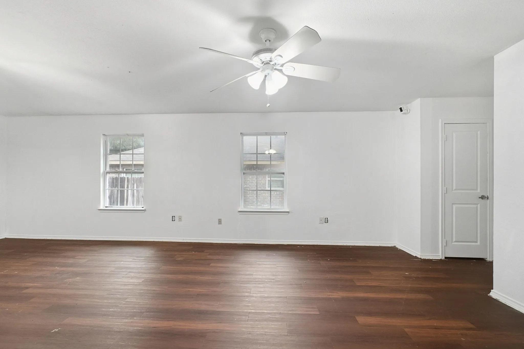 Single Family Residence For Sale in Dallas County , 15639 Danson Drive, Dallas, Texas 75253, 4 Bedroom, 2 Bathroom, 2 Garage spaces, 1,665 Sqft, built in 2012, mls#21406611, Real Estate Agent in Dallas, Homes For Sale in Dallas county, Homes For Sale in Dallas, Realtor in Dallas Texas, Real Estate Brokerage Independent Realty Texas, Luminita Cordes Realtor