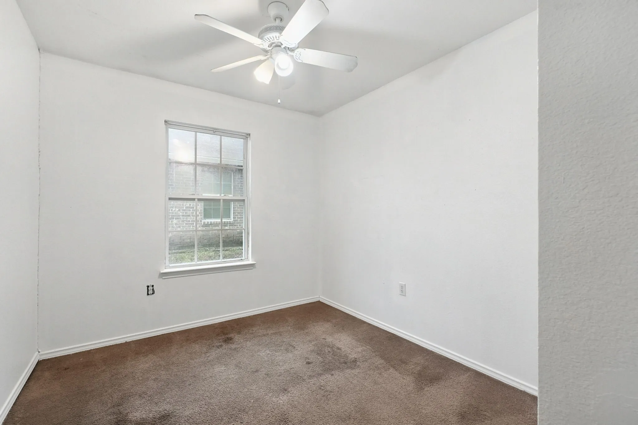 Single Family Residence For Sale in Dallas County , 15639 Danson Drive, Dallas, Texas 75253, 4 Bedroom, 2 Bathroom, 2 Garage spaces, 1,665 Sqft, built in 2012, mls#21406611, Real Estate Agent in Dallas, Homes For Sale in Dallas county, Homes For Sale in Dallas, Realtor in Dallas Texas, Real Estate Brokerage Independent Realty Texas, Luminita Cordes Realtor